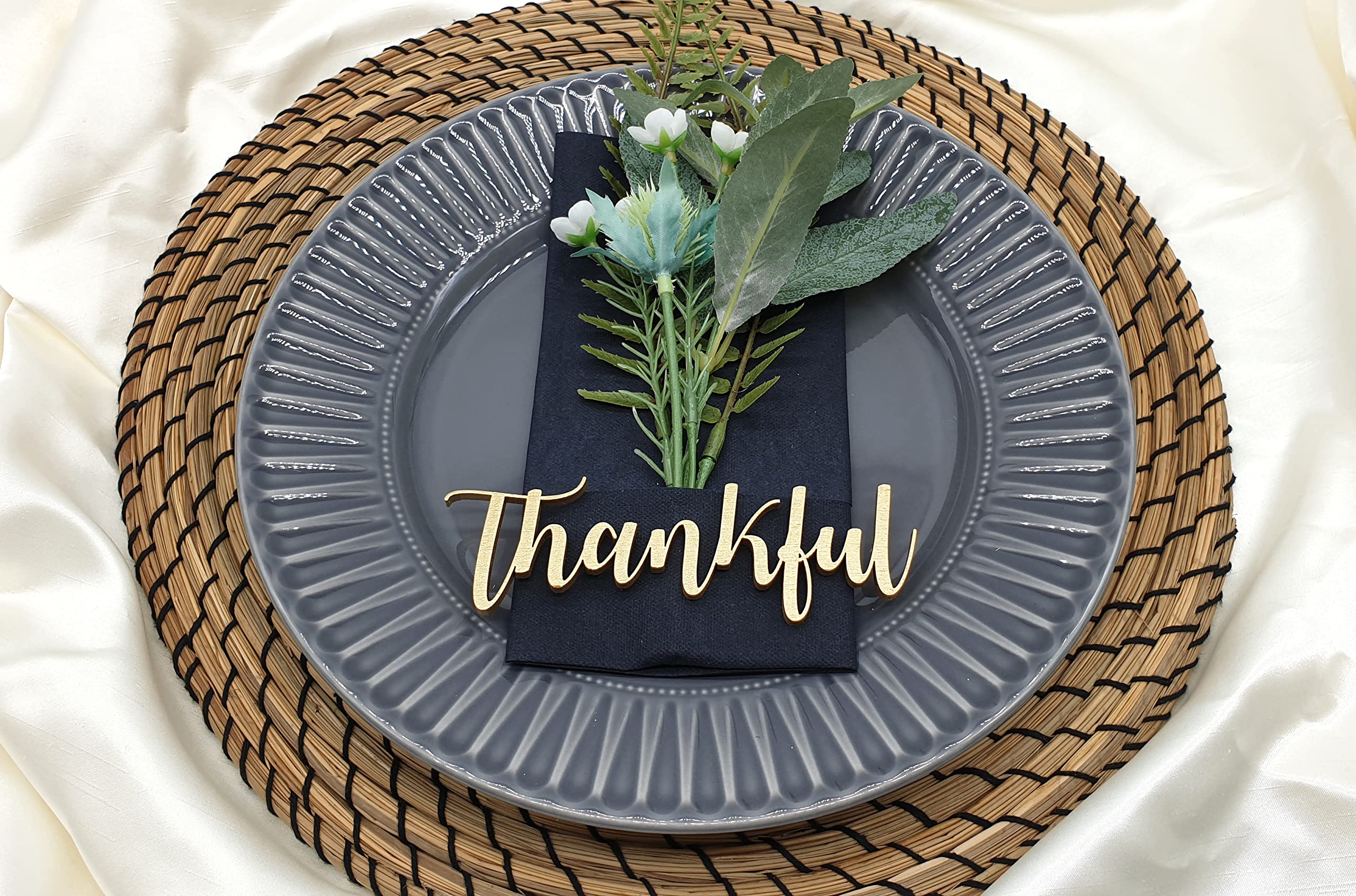Custom Thankful Place Cards for Christmas & Fall - Personalized Dinner Table Decor with Thankful, Blessed, Grateful Designs - Perfect for Holiday Gatherings & Family Dinners