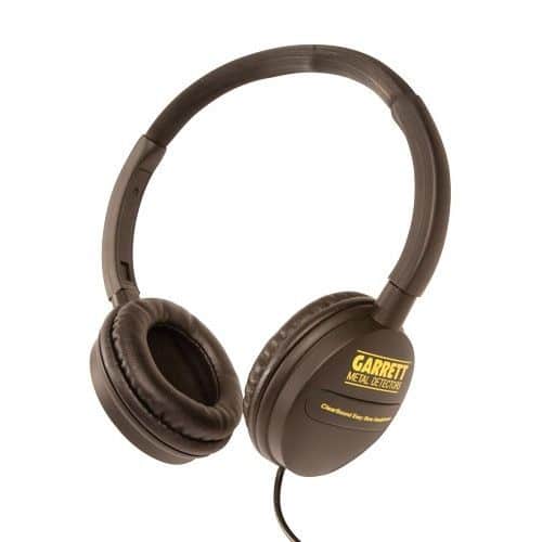 Garrett Edge Metal Detector with Digging Tool - Camouflage Finds Pouch & ClearSound Headphones for Treasure Hunting, Beach Combing, and Outdoor Adventures
