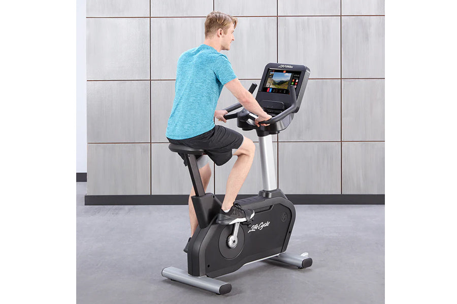 Life Fitness Club Series Plus Upright Exercise Bike - Commercial Grade Indoor Cycling Bike for Home & Gym Workouts - Perfect for Cardio Training, Weight Loss & Fitness Goals