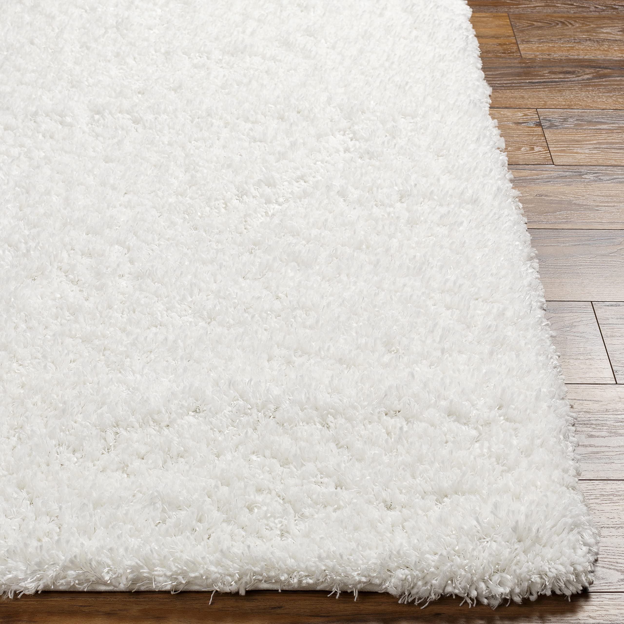 Mark&Day 5x7 Elk River Modern Shag Area Rug - Soft Plush White Carpet for Living Room, Bedroom, Kitchen - 5'3