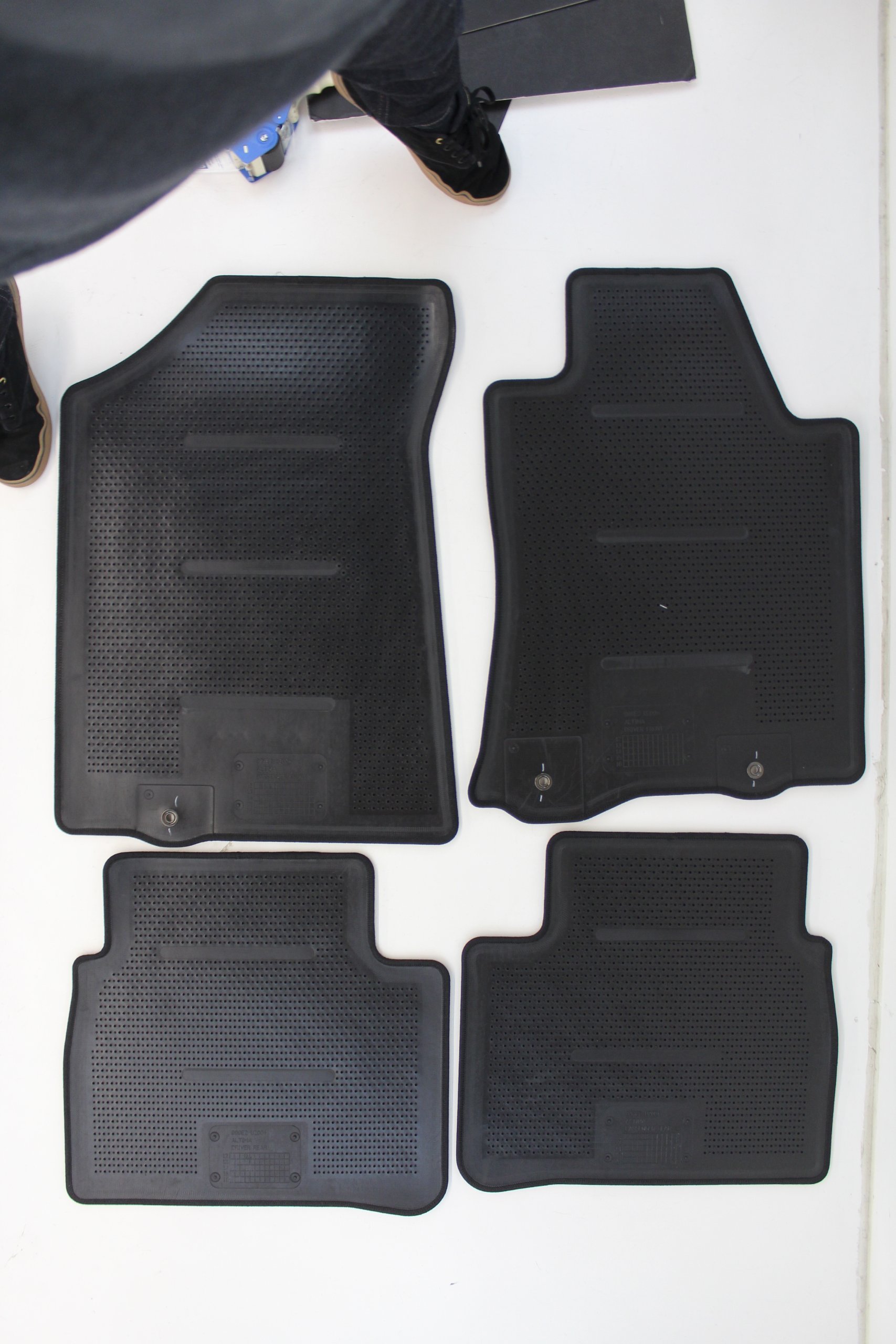 Genuine Nissan 999E2-UZ000 Premium Charcoal Carpet Floor Mats - All-Weather Protection & Custom Fit for Nissan Vehicles - Perfect for Daily Commutes, Road Trips & Family Travel