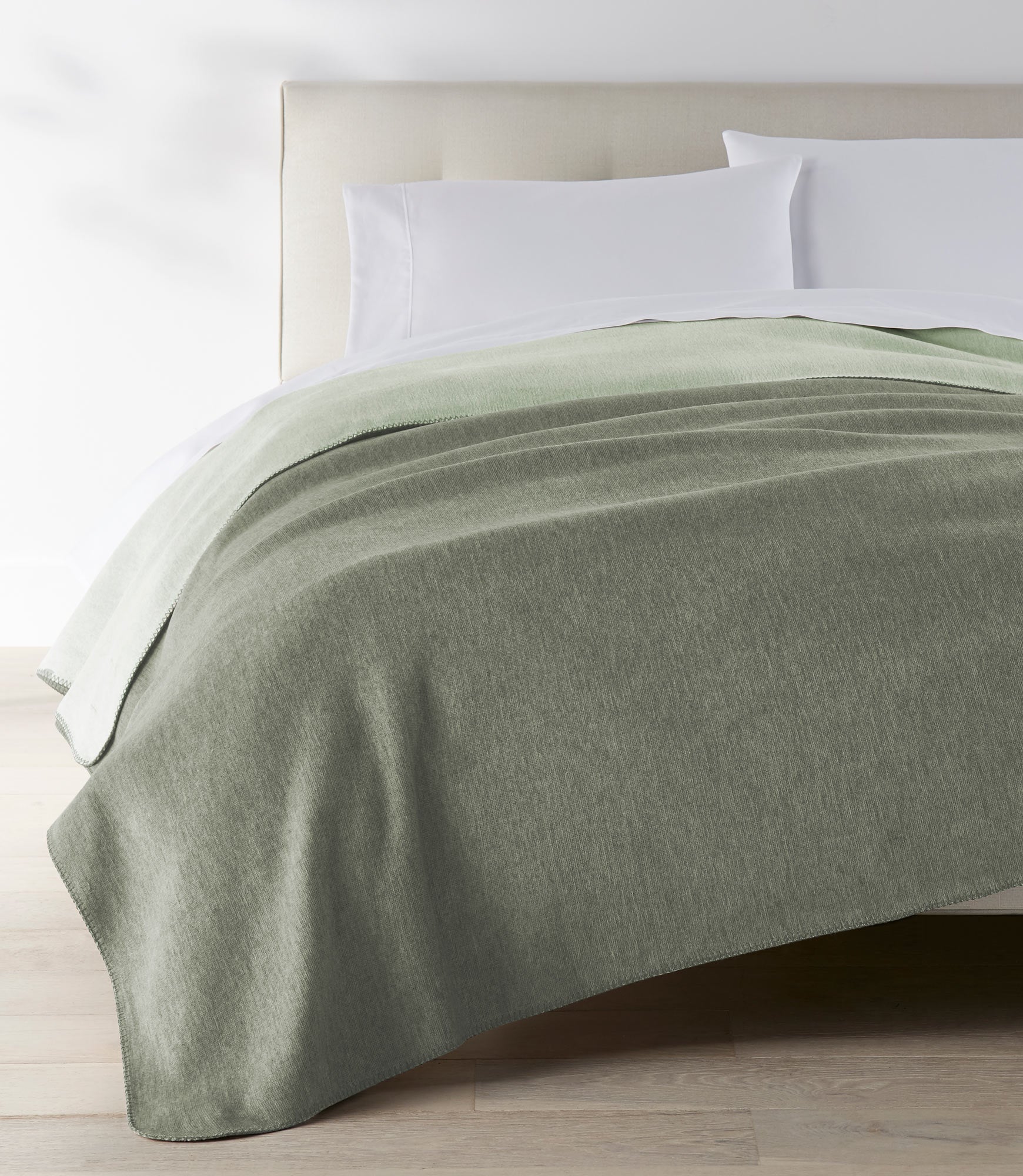 Alta Reversible Cotton Blanket - Soft & Breathable All-Season Throw - Perfect for Bed, Sofa, or Outdoor Picnics