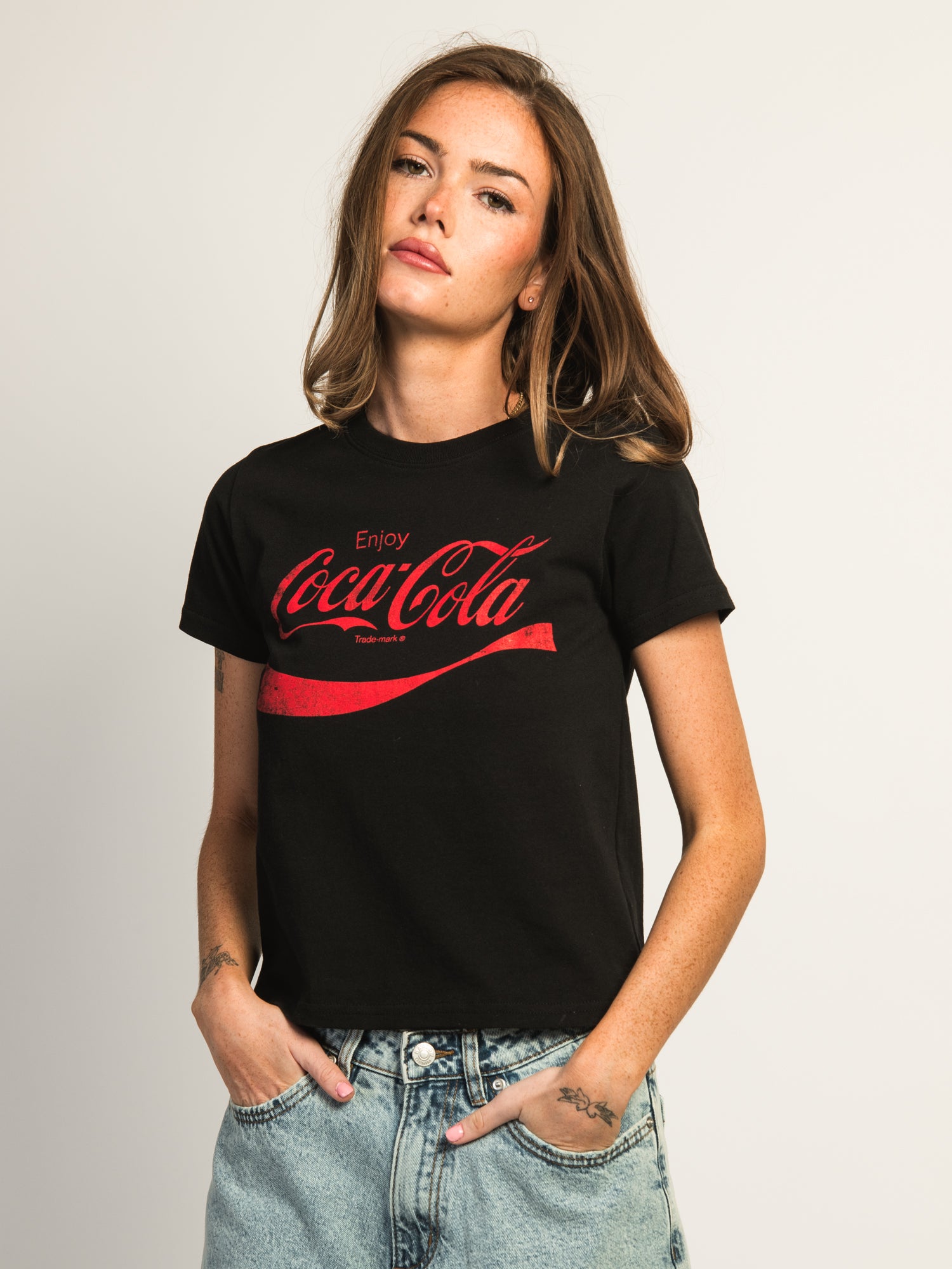 Vintage Coca-Cola Box Fit T-Shirt - Classic Logo Tee for Men & Women | Casual Wear, Street Style, Retro Fashion