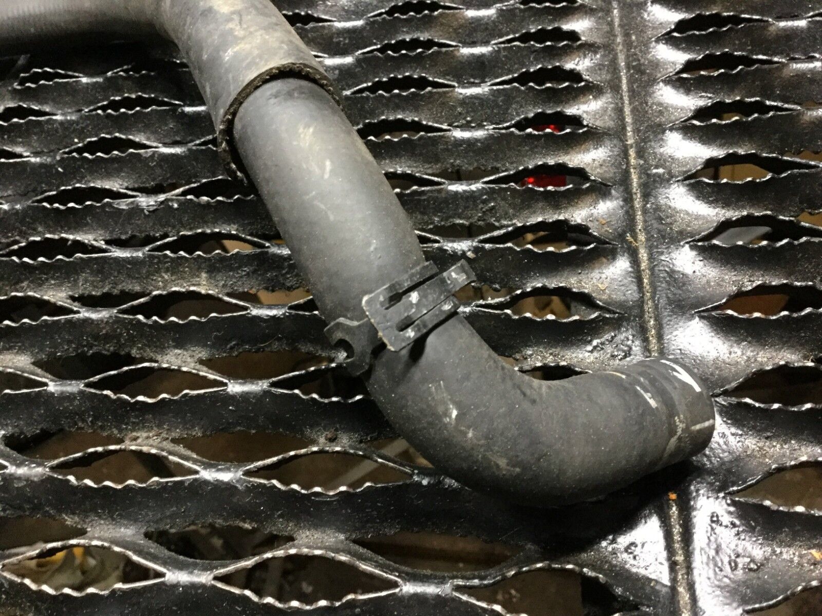 Original OEM 04 05 06 Porsche Cayenne 3.2L Radiator Hose Pipe Line - Perfect for Engine Cooling System Replacement & Performance Upgrade