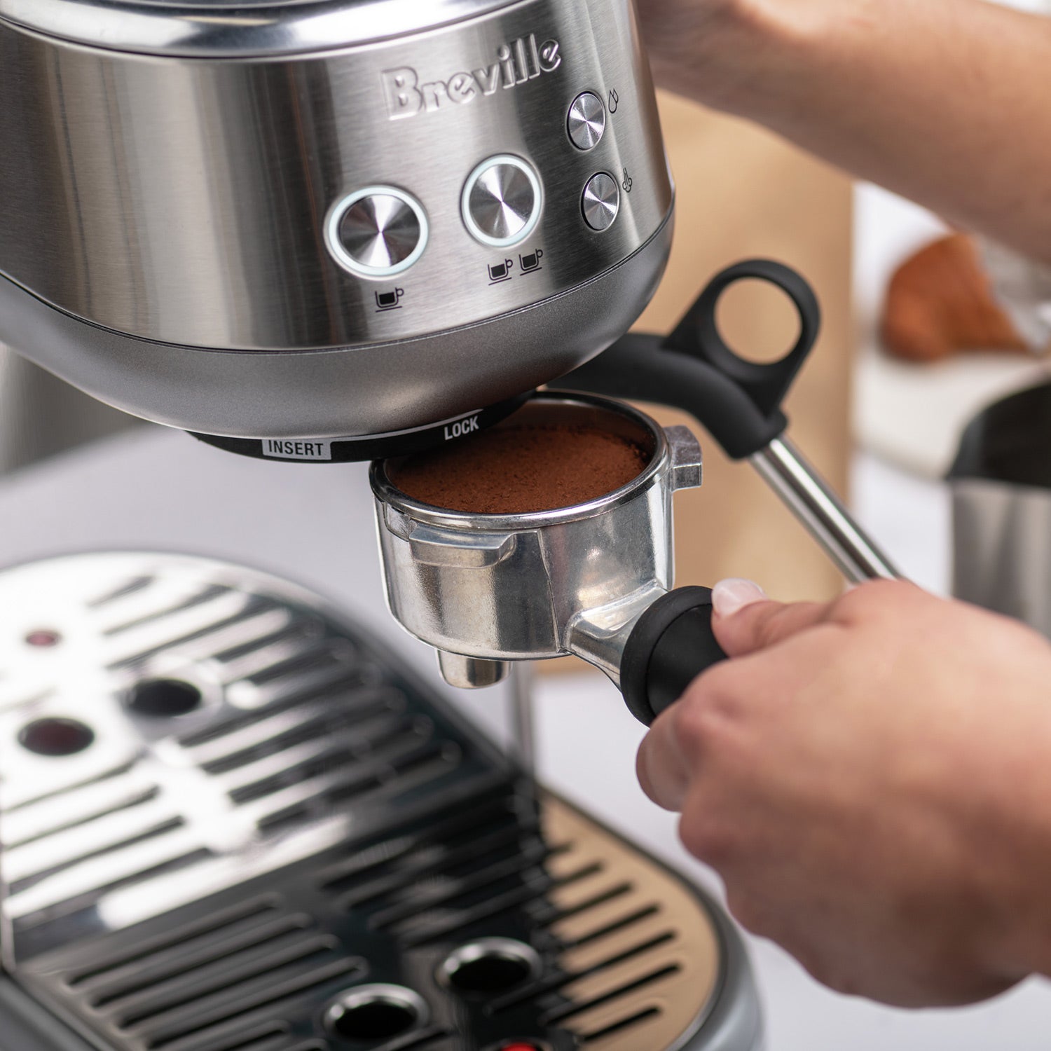 Breville Bambino BES450BSS Stainless Steel Espresso Machine - Compact & Fast for Home Baristas, Perfect for Lattes & Cappuccinos