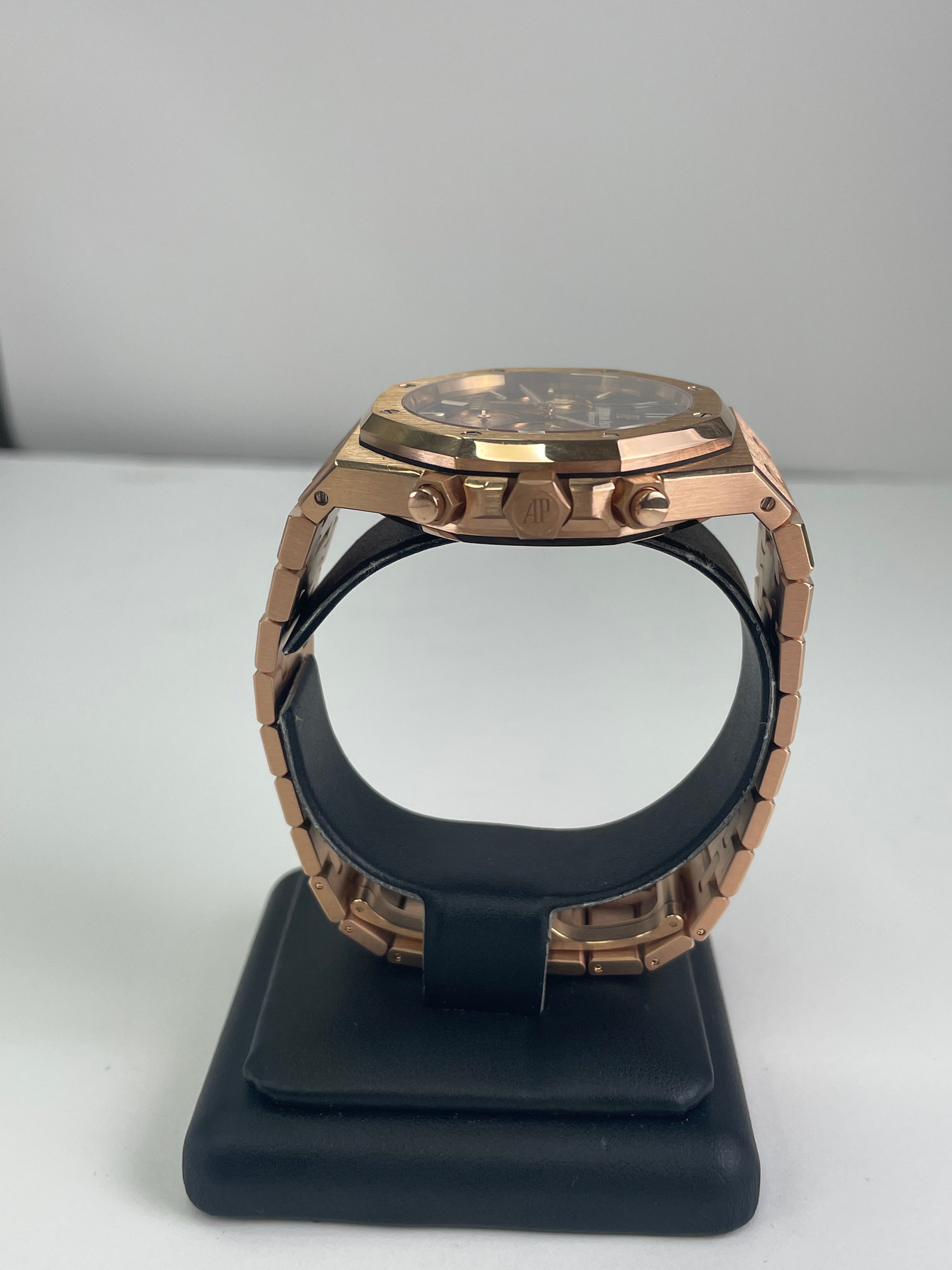 Audemars Piguet Royal Oak Selfwinding Chronograph 18K Rose Gold Watch with Brown Dial & Rose Gold Subdials (Ref#26331OR.OO.1220OR.02) - Luxury Timepiece for Business Meetings & Special Occasions