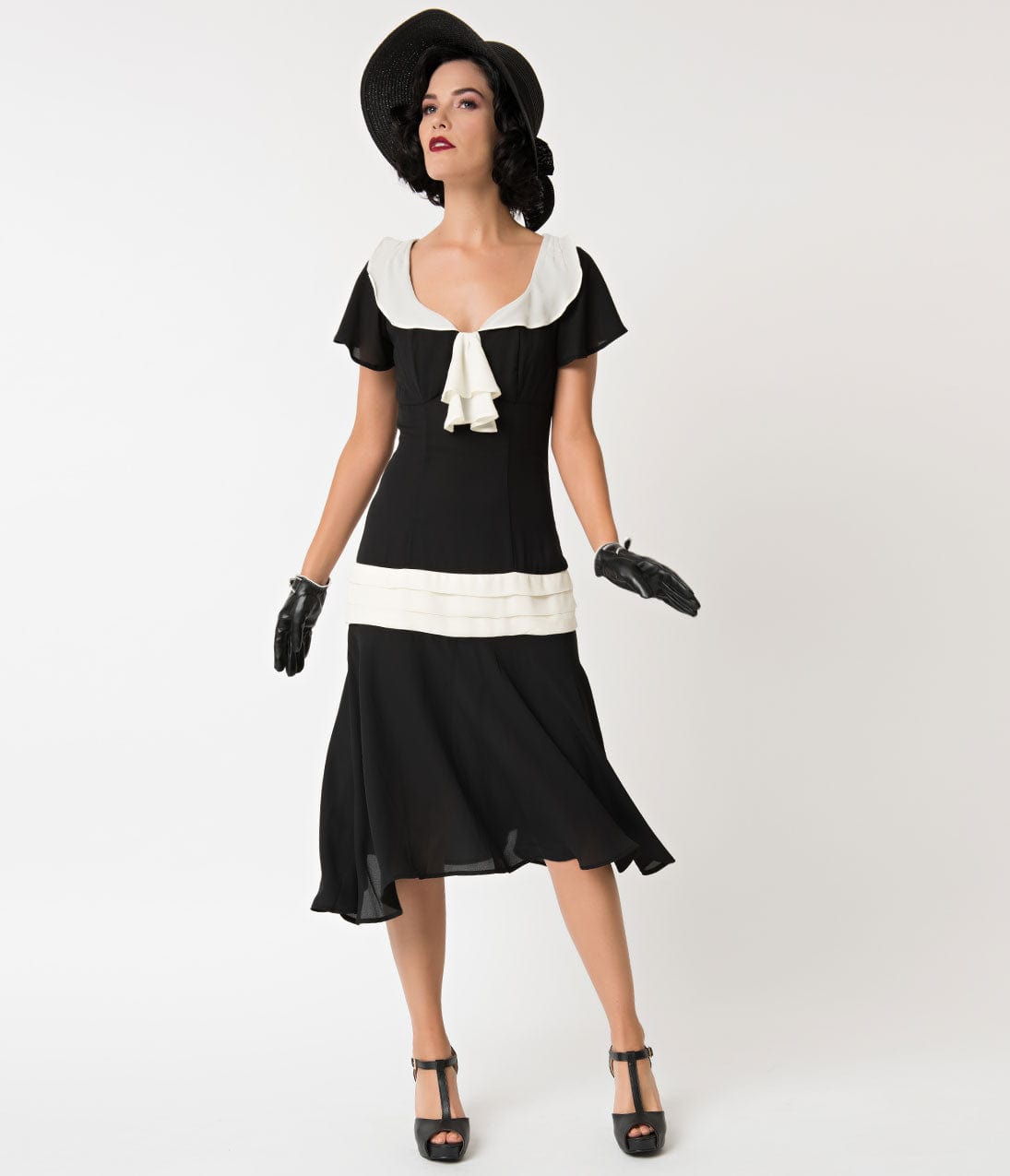 Vintage 1920s Flapper Dress - Black & Cream Wilshire Style Day Dress for Gatsby Parties, Roaring 20s Events & Vintage Fashion Lovers