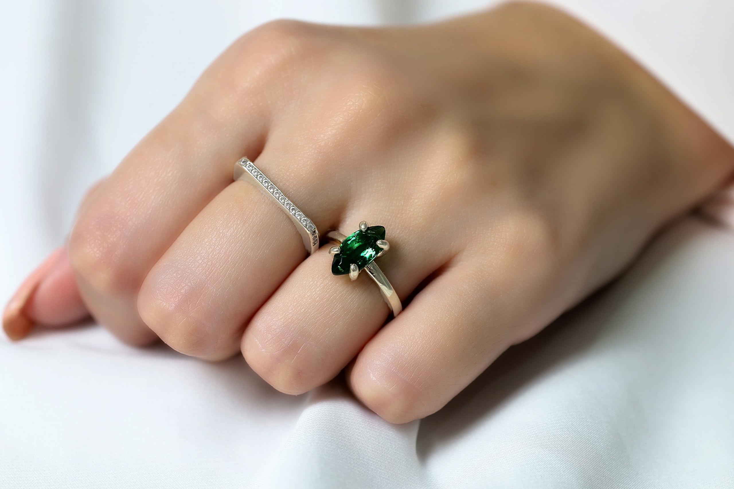 Handmade Marquise Emerald Gold Ring for Women - Customizable Engagement, Wedding & Anniversary Ring - Elegant Everyday Jewelry Gift with Box - Perfect for Proposals, Bridal Sets & Special Occasions