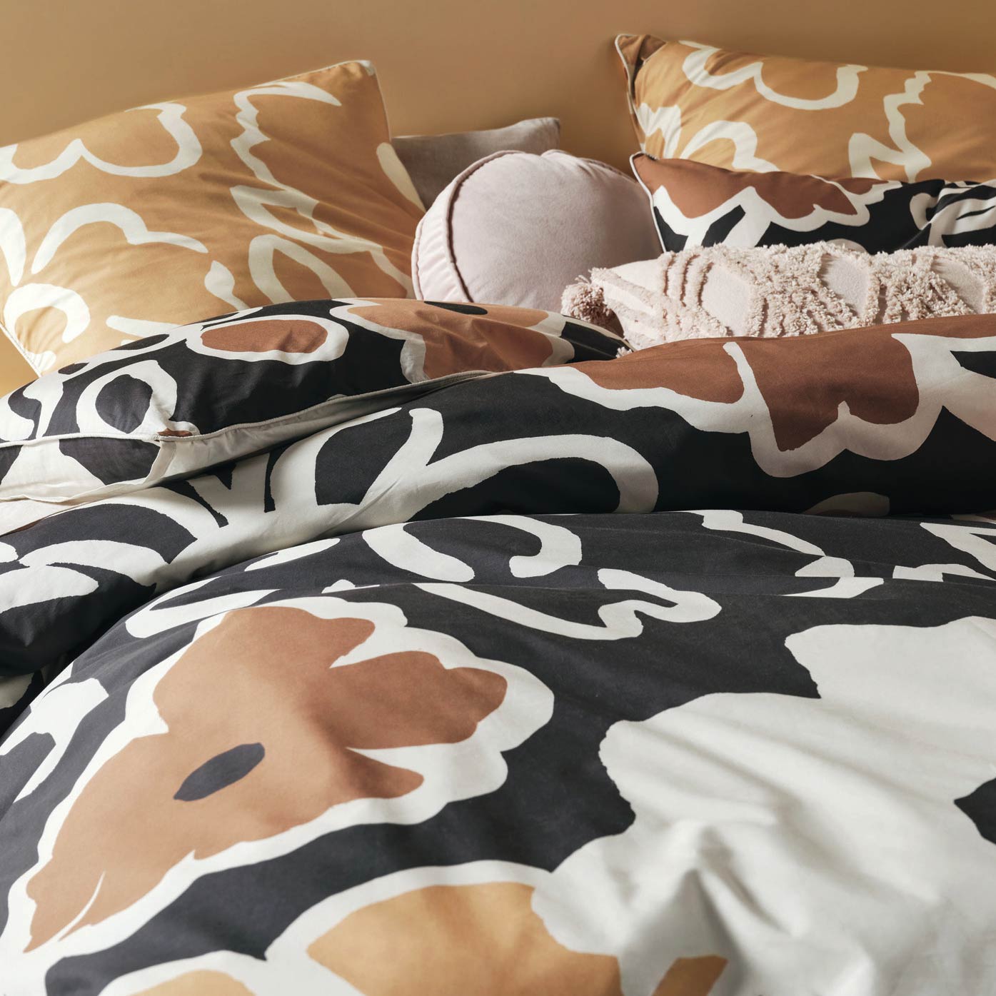 Linen House Hazel Quilt Cover Set - Queen Size 100% Cotton Bedding Set for Cozy Sleep | Perfect for Master Bedroom, Guest Room & Airbnb Stays