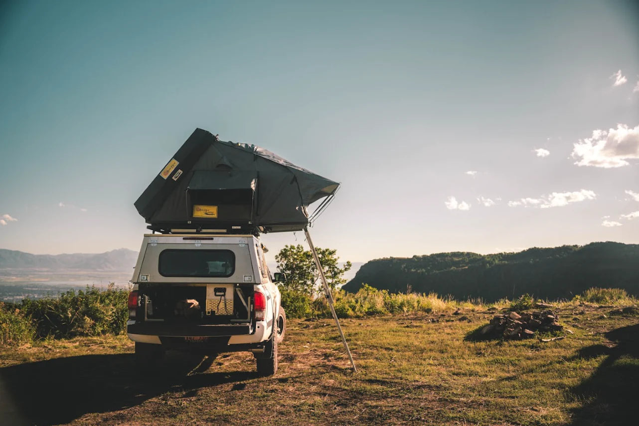 Eezi Awn Sabre Hard Shell Roof Top Tent - Lightweight & Durable Rooftop Camping Tent for SUVs & Trucks - Perfect for Off-Road Adventures & Outdoor Travel