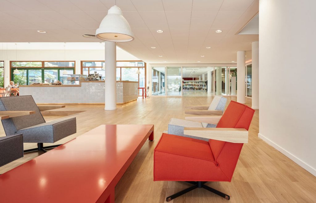 Gerrit Rietveld Press Room Chair by Spectrum - Mid-Century Modern Design for Office, Living Room & Workspace