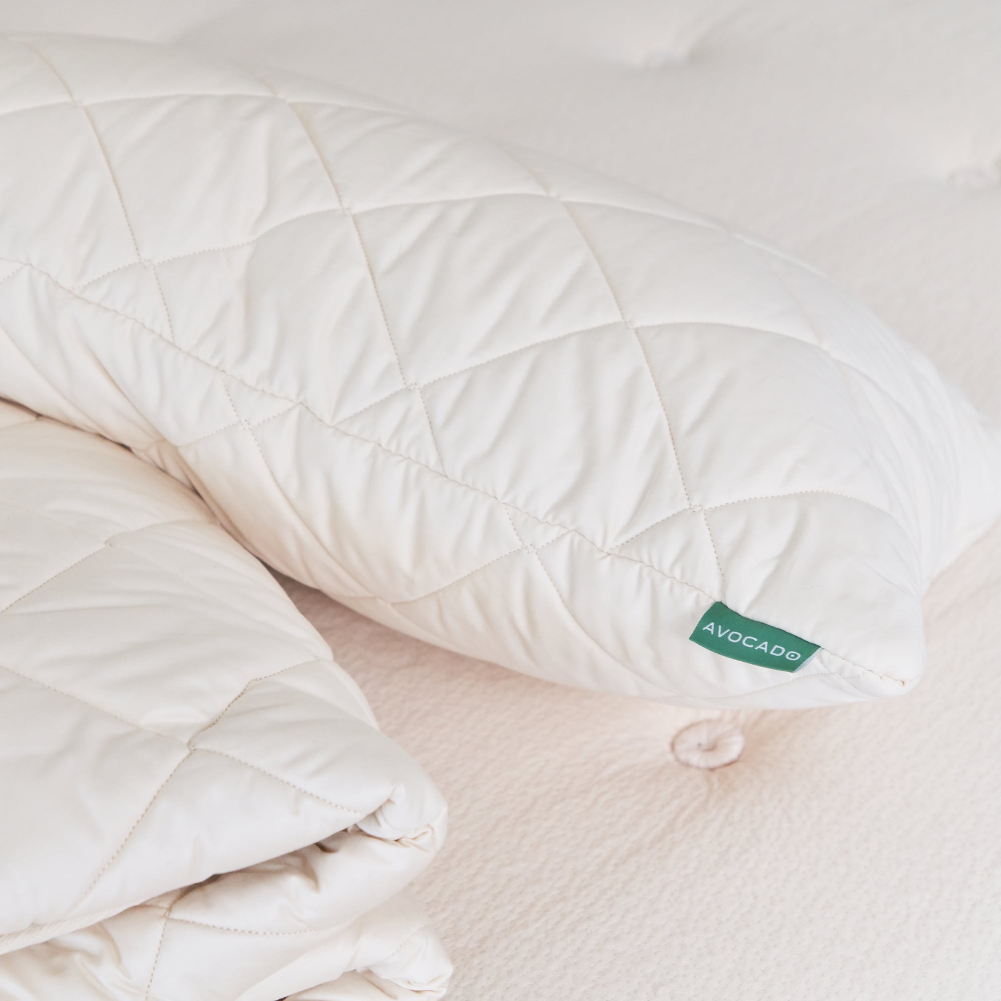 Quilted Pillow Protector - Waterproof & Hypoallergenic Pillow Cover for Allergies & Dust Mites - Fits Standard & Queen Size Pillows - Perfect for Bedroom, Sofa, Travel & Guest Use