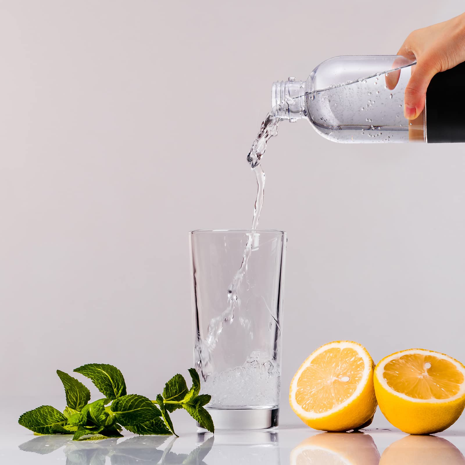 4-Pack Meekoo Clear Plastic Soda Carbonating Bottles (0.5L) - Compatible with iSoda & Drinkmate Soda Makers - Perfect for Homemade Sparkling Water, Cocktails & Party Drinks - Kitchen & Home Carbonation Solution