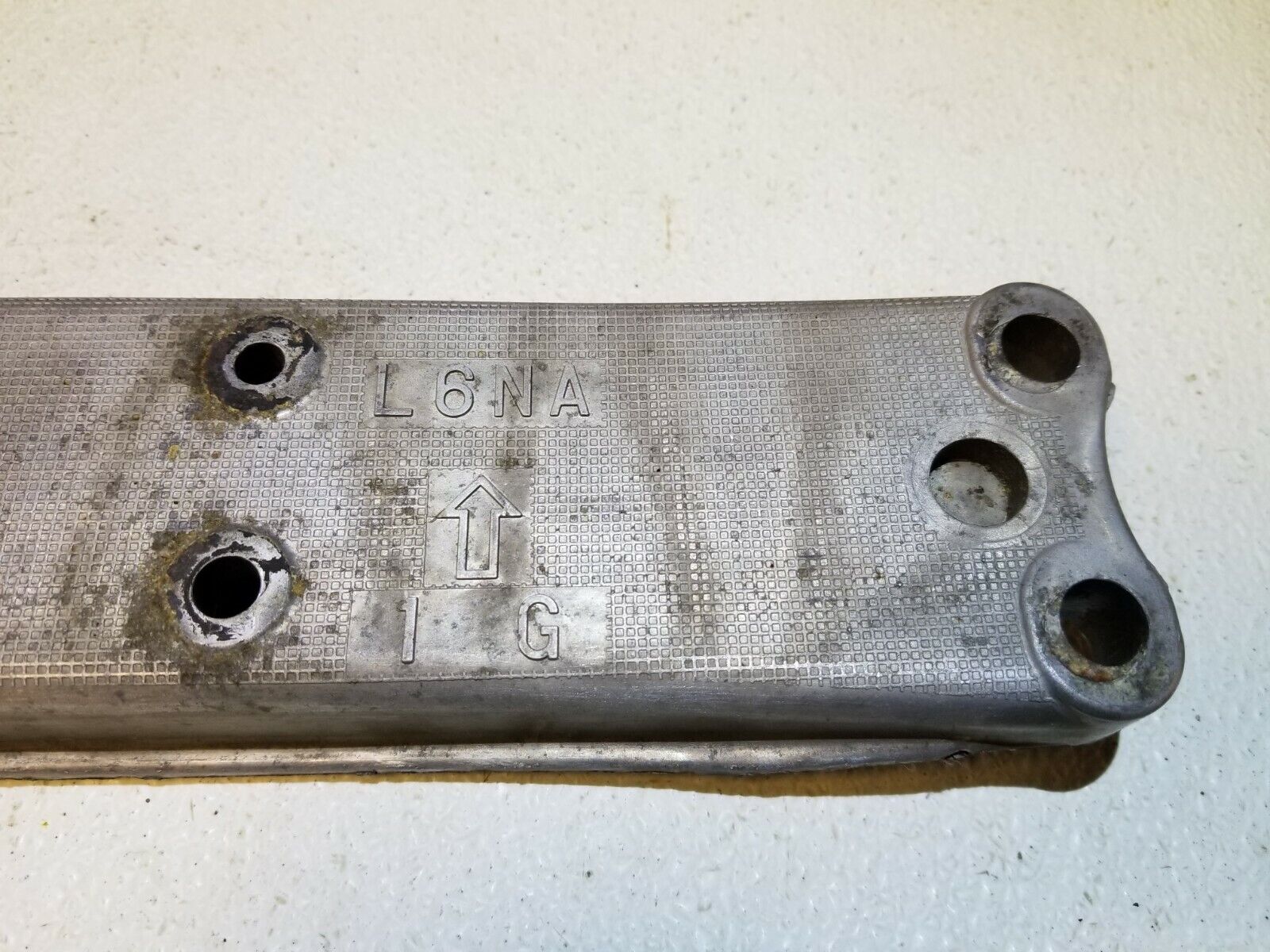 Lexus GS300 Automatic Transmission Mount Bracket OEM 00 01 02 03 04 05 - Durable Replacement Part for Smooth Gear Shifting | Perfect for Transmission Repair & Maintenance