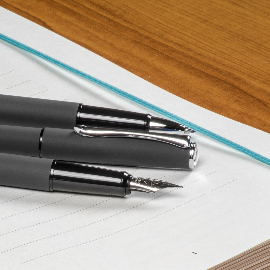 Premium Diplomat Esteem Fountain Pen - Lapis Black Finish - Luxury Writing Instrument for Professionals & Collectors - Perfect for Office, Gifting & Calligraphy
