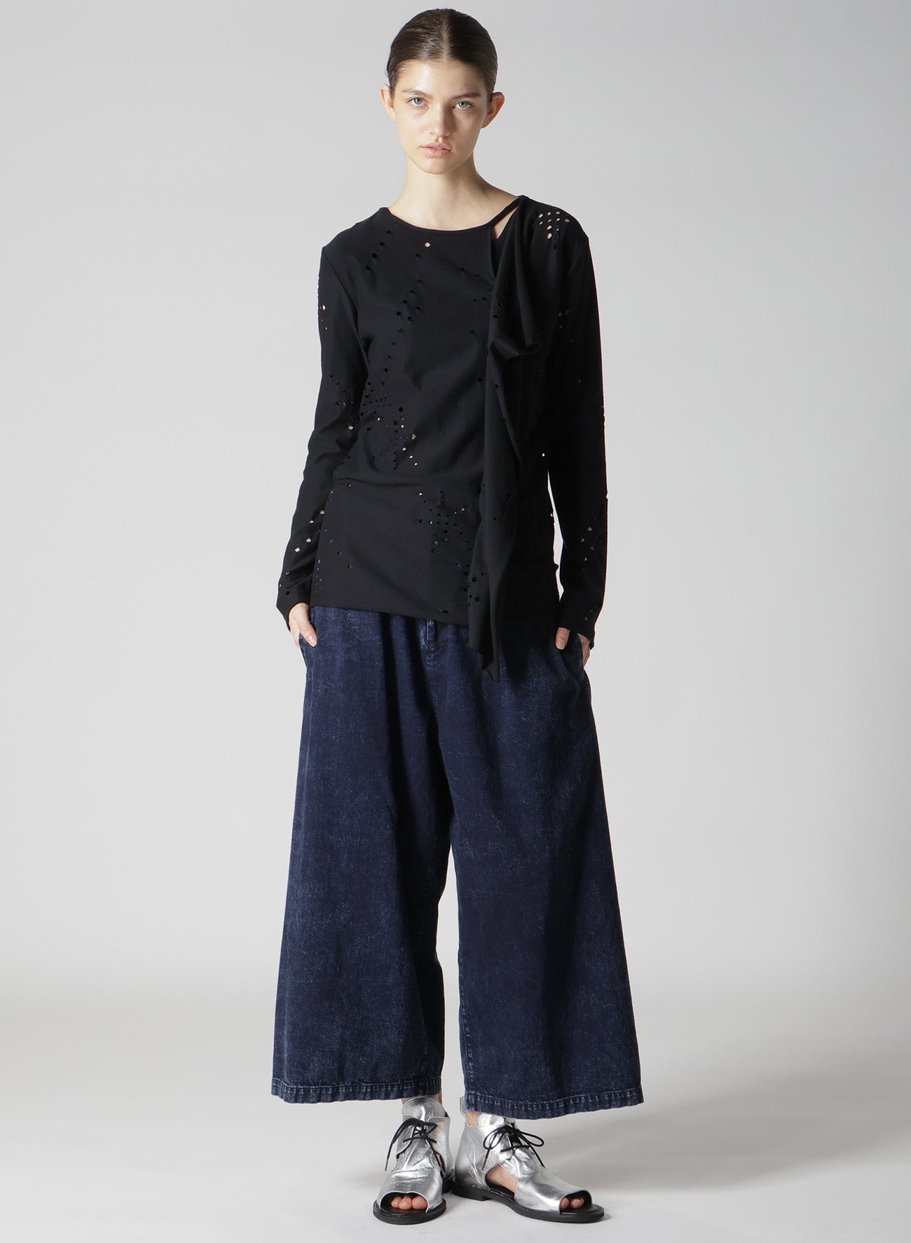 Breathable Cotton Jersey Long Sleeve T-Shirt with Unique Hole Design - Perfect for Casual Wear, Layering & Everyday Comfort
