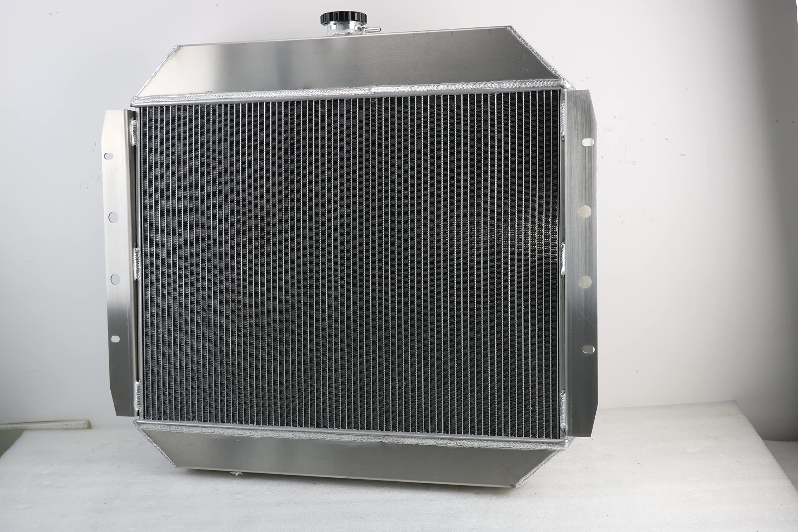 3 Row Aluminum Radiator for 1966-1979 Ford F100 F150 F250 F350 Bronco Truck 2.8-7.5L V8 - High Performance Cooling System with Electric Fan Shroud & Thermostat Kit - Perfect for Off-Roading, Towing & Hot Weather Driving