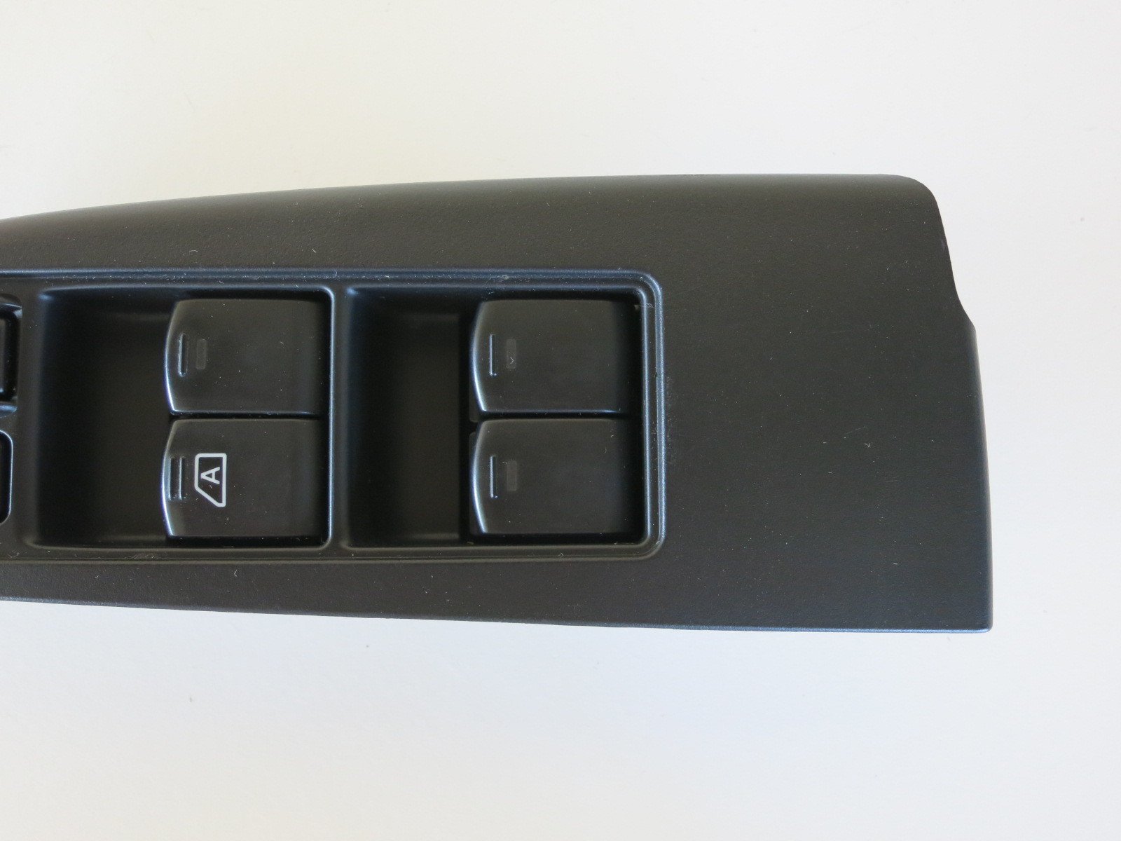 Subaru Window Switch - 83071AJ010 Replacement Part for Power Window Control - Compatible with Subaru Models - Perfect for DIY Car Repairs & Window Maintenance