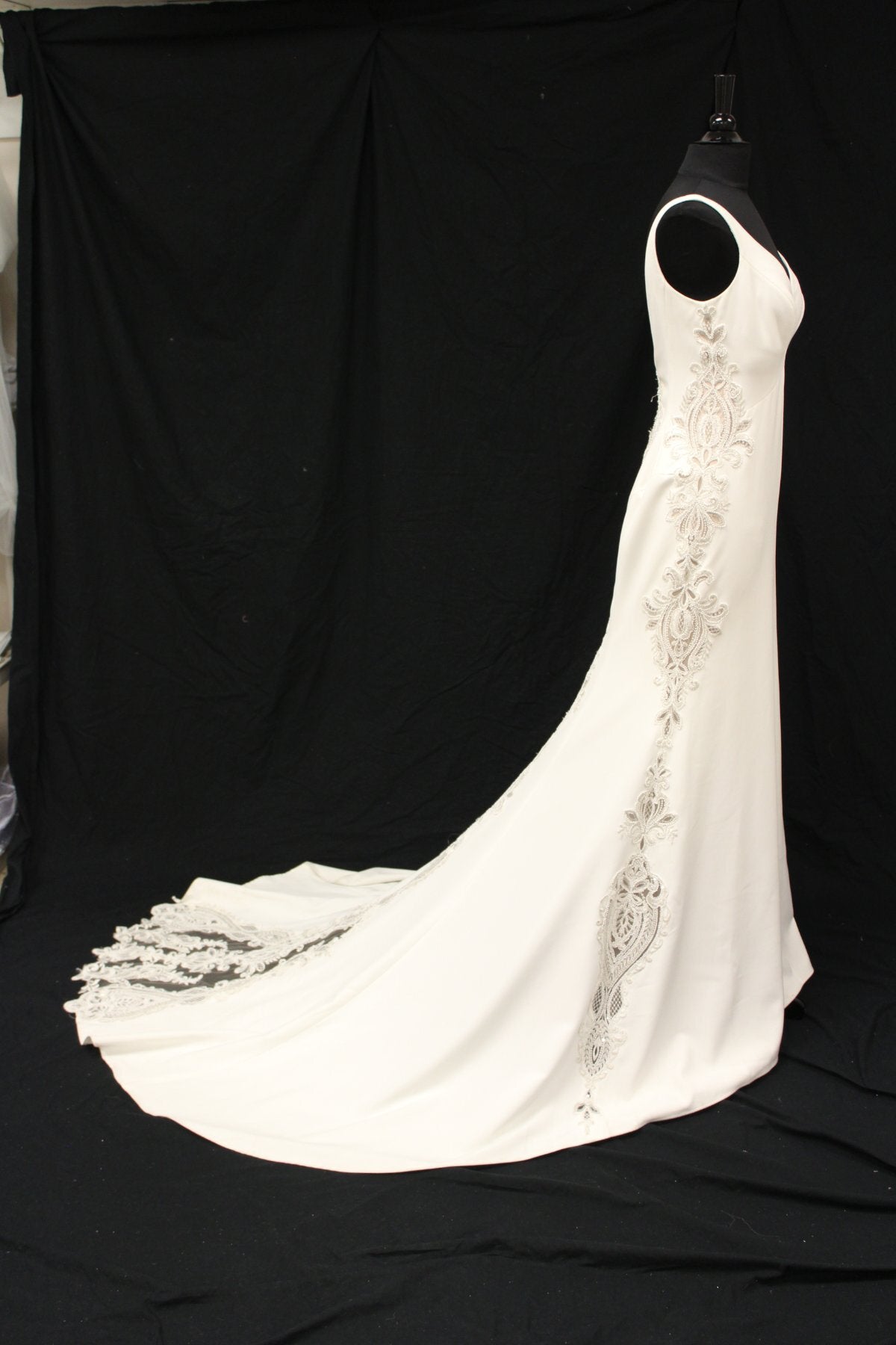 Sottero & Midgley Abbott Dawn Wedding Dress Sample Gown - Elegant A-Line Bridal Gown for Church Ceremony & Formal Wedding Reception