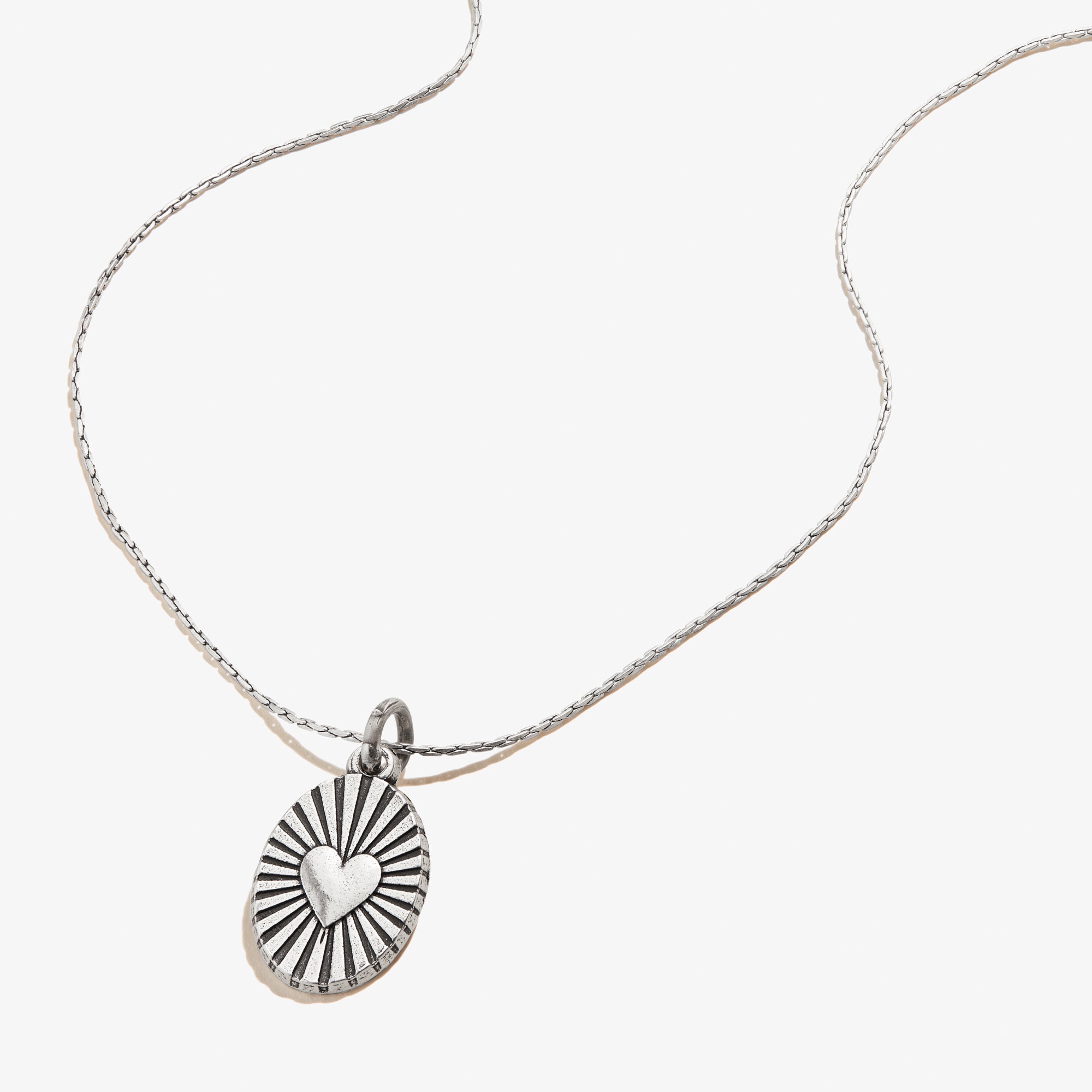 Heart Embossed Charm Necklace - Elegant Silver Pendant for Women, Perfect for Valentine's Day Gifts & Romantic Date Nights