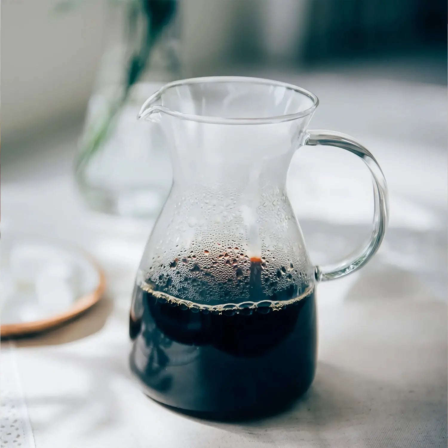 Hario V60 Heat Resistant Glass Coffee Server 600ml - Durable Pour Over Carafe for Specialty Coffee Brewing - Perfect for Home Baristas & Coffee Shops