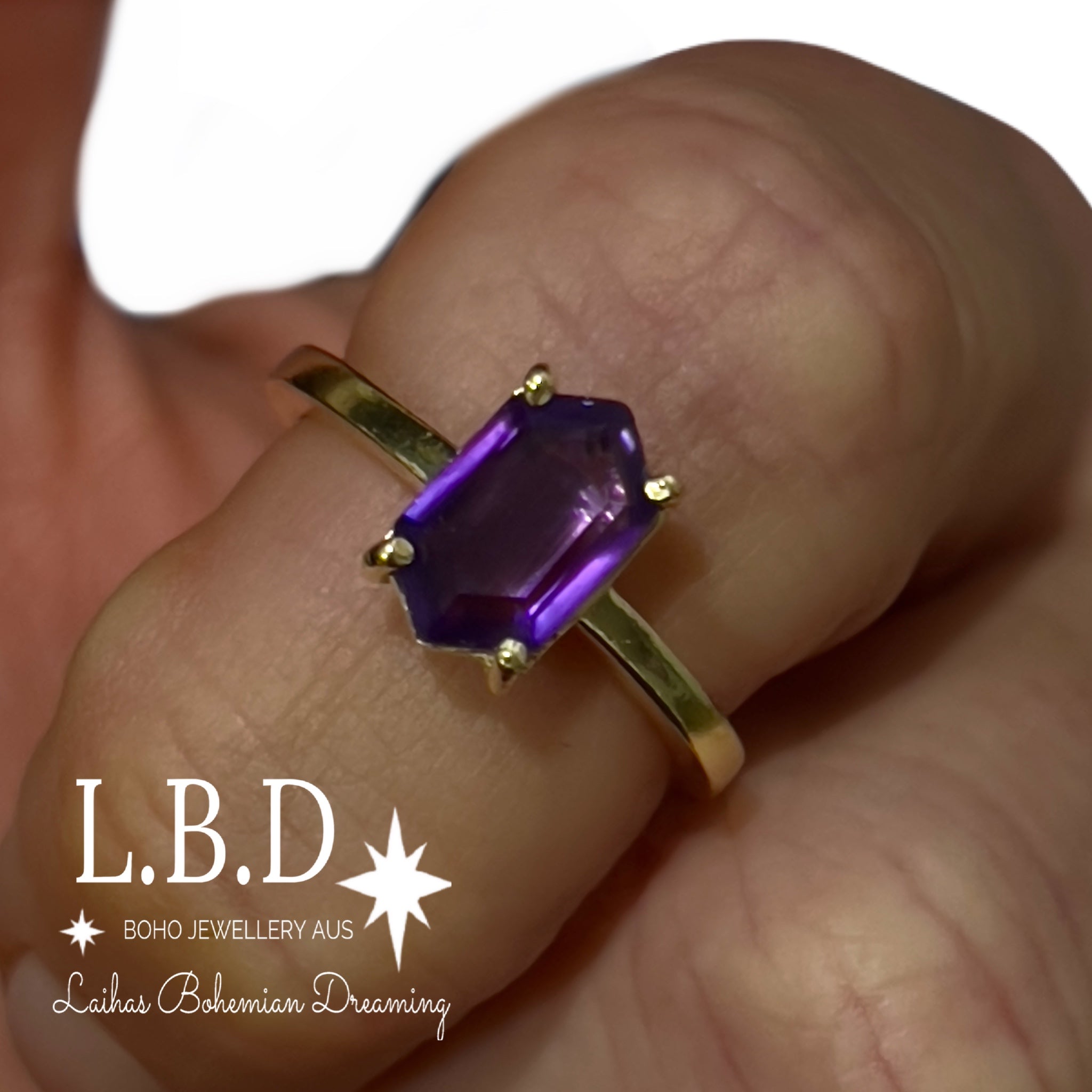Laihas Gold Mini Hex Crystal Amethyst Ring for Women - Elegant Purple Gemstone Jewelry Gift for Birthday, Anniversary & Special Occasions