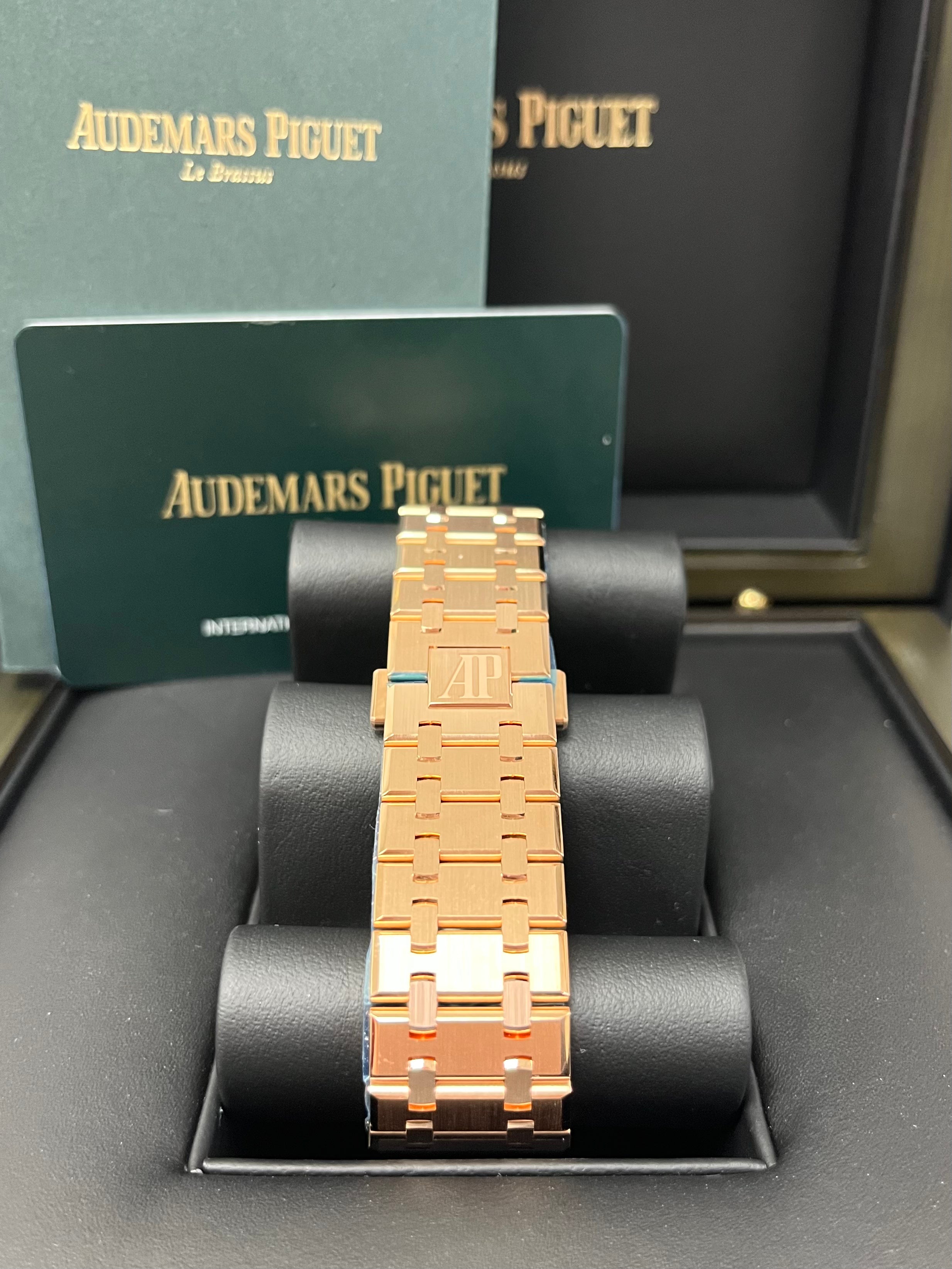 Audemars Piguet Royal Oak Chronograph 41mm Rose Gold Watch with Green Dial - Ref 26240OR.OO.1320OR.08 - Luxury Men's Chronograph for Business, Events & Special Occasions