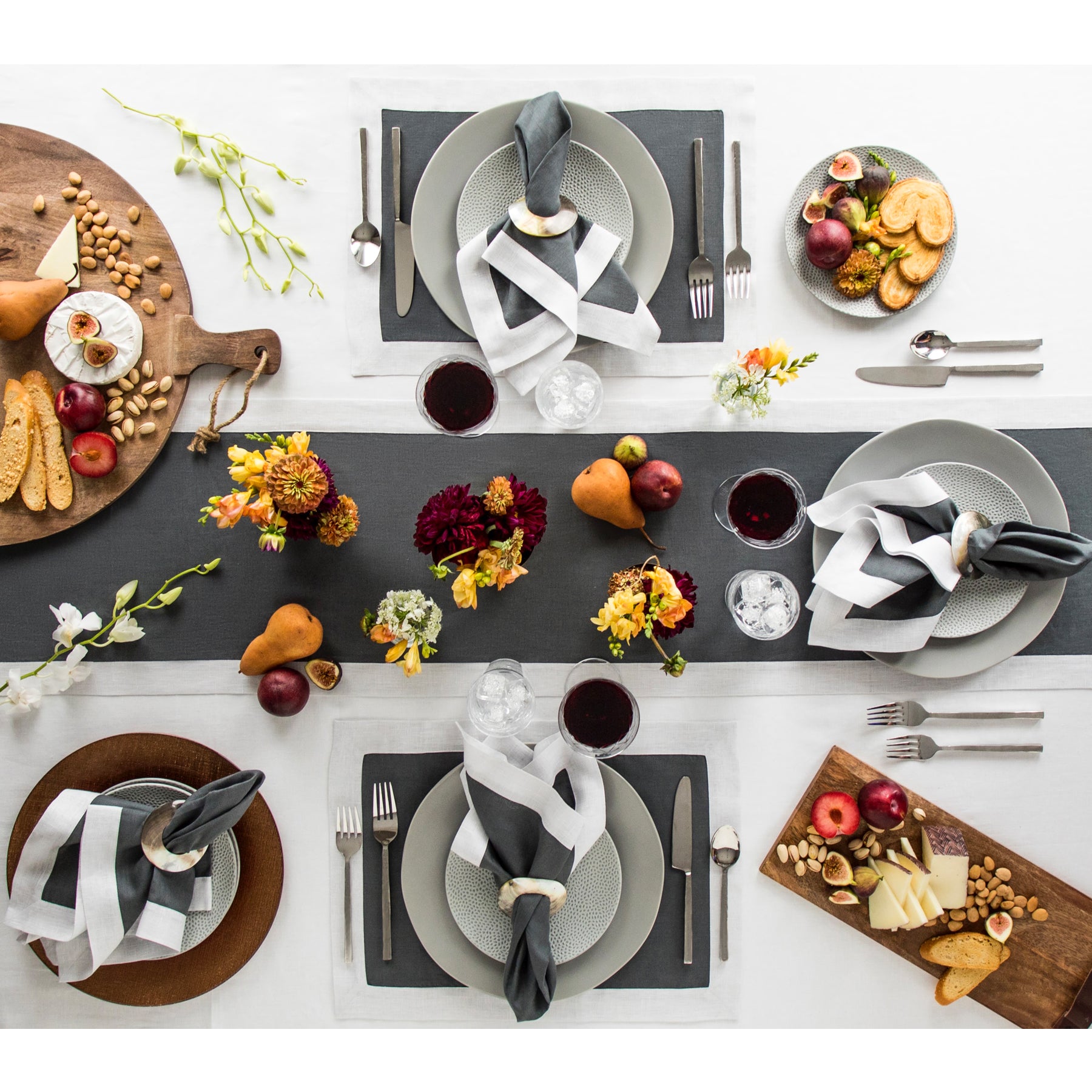 Elegant Festive Edge Table Runner for Holiday Dining - Perfect for Christmas, Thanksgiving, and Special Occasions
