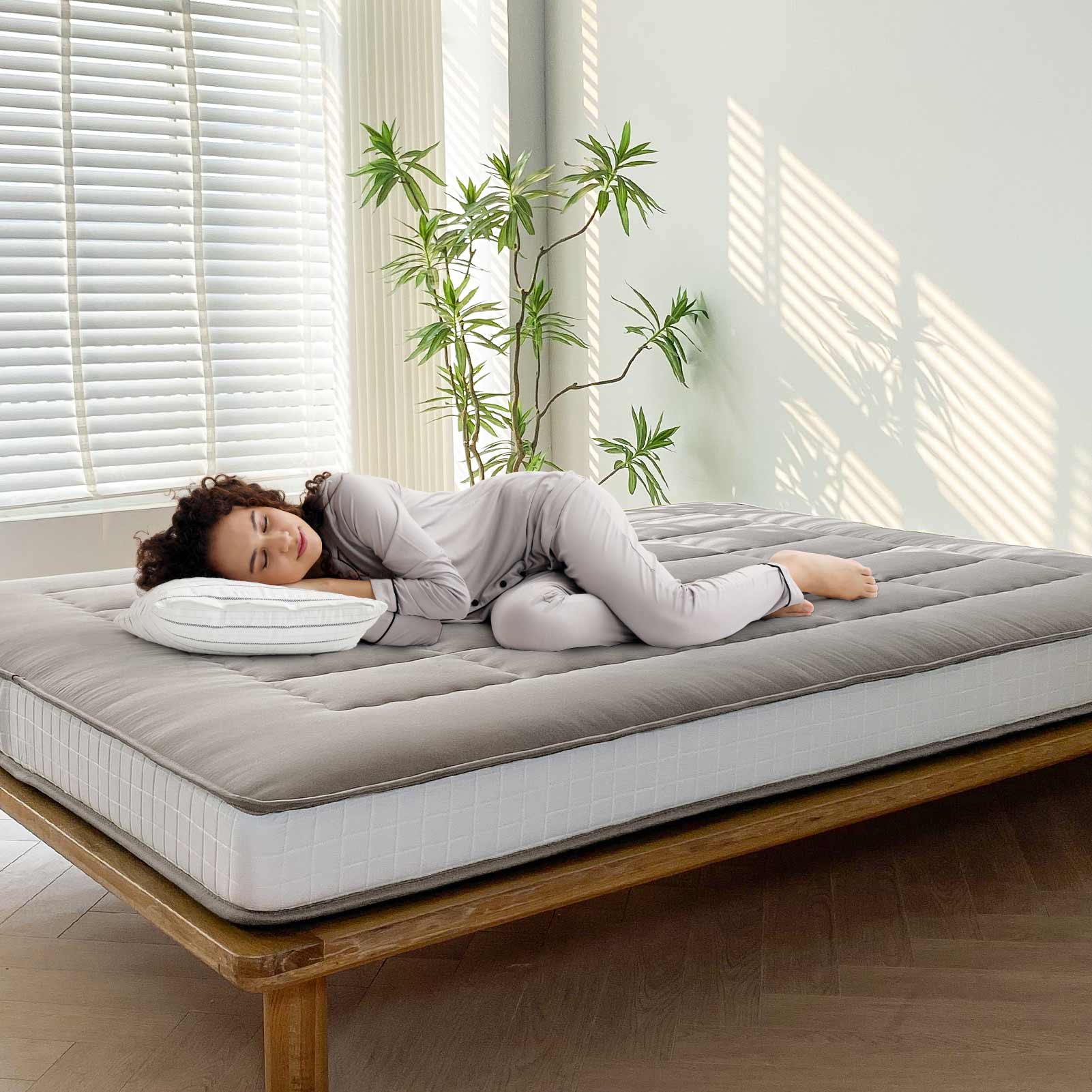 MAXYOYO 6 Extra Thick Japanese Futon Mattress - Rectangle Quilting Floor Bed for Family & Guests - Dark Grey - Perfect for Small Spaces, Guest Rooms & Minimalist Living