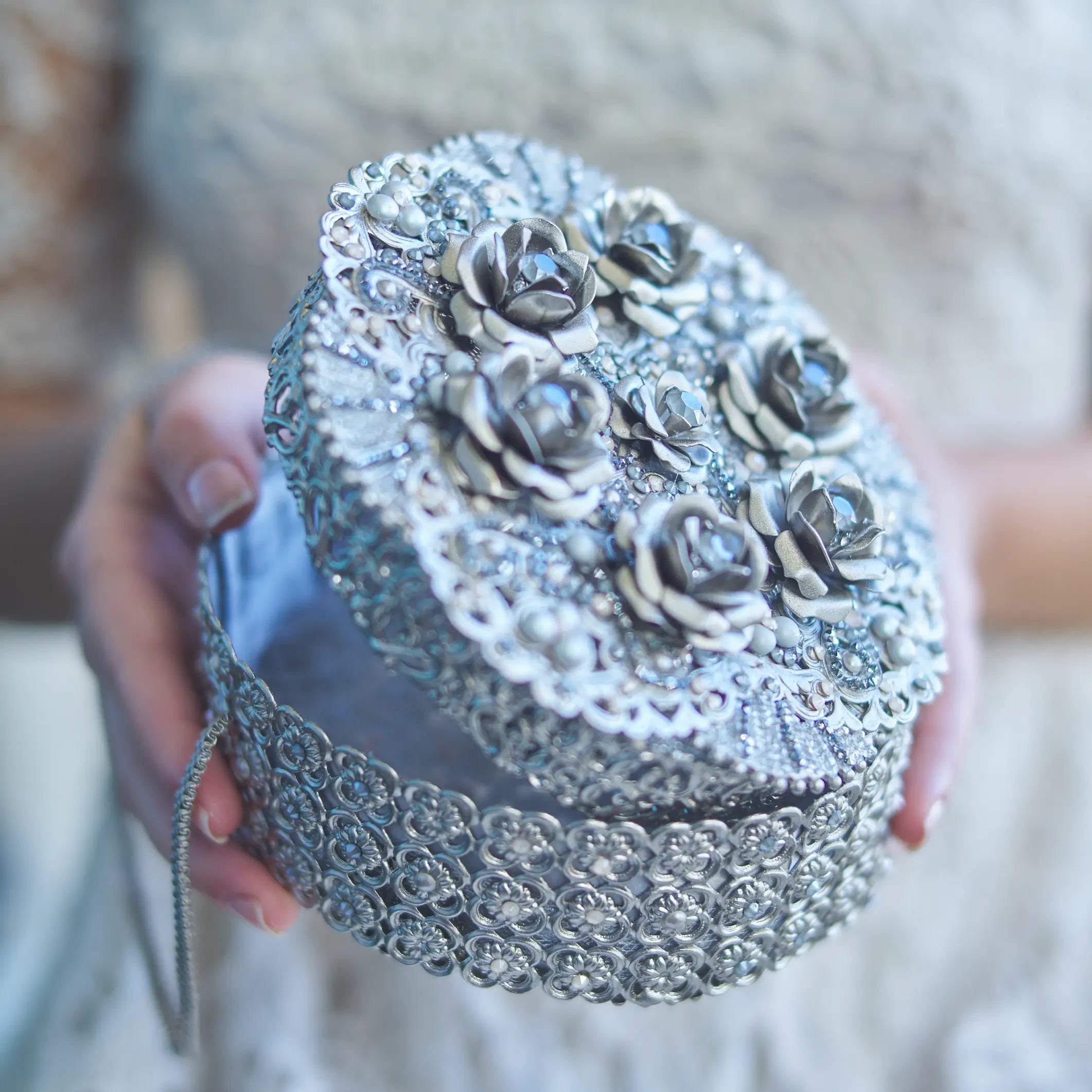 Stylish Jewelry Purse for Women - Elegant Clutch Handbag with Zipper Closure - Perfect for Parties, Weddings & Evening Events