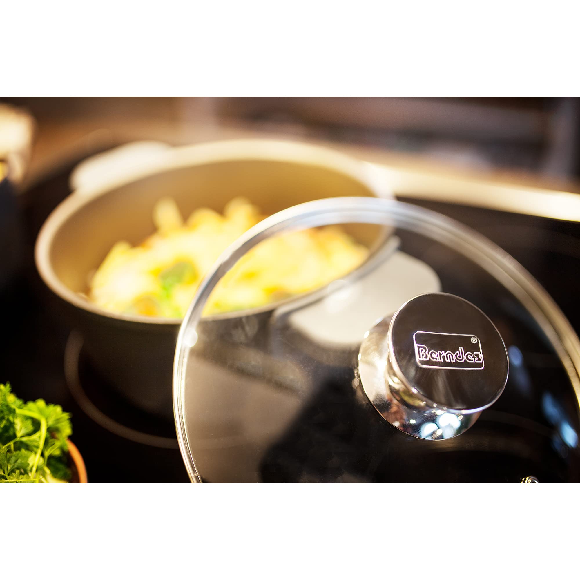 BERNDES 24cm Premium Glass Lid - Durable & Heat-Resistant Cookware Cover for Pots & Pans - Perfect for Stovetop Cooking, Baking & Serving