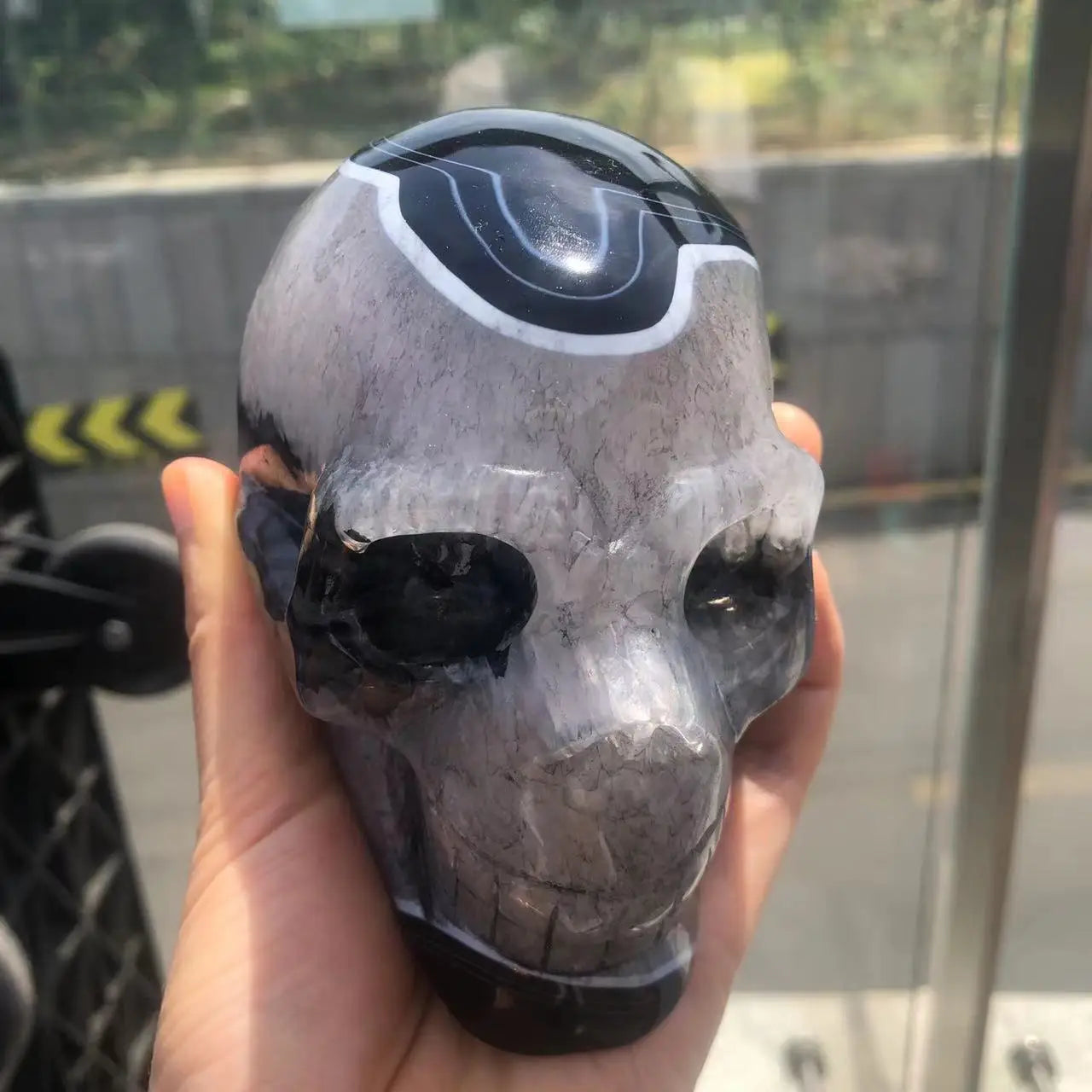 Natural Black Agate Skull Geode Crystal - Feng Shui Healing Stone for Reiki Meditation, Positive Energy Home Decor for Living Room & Office Space