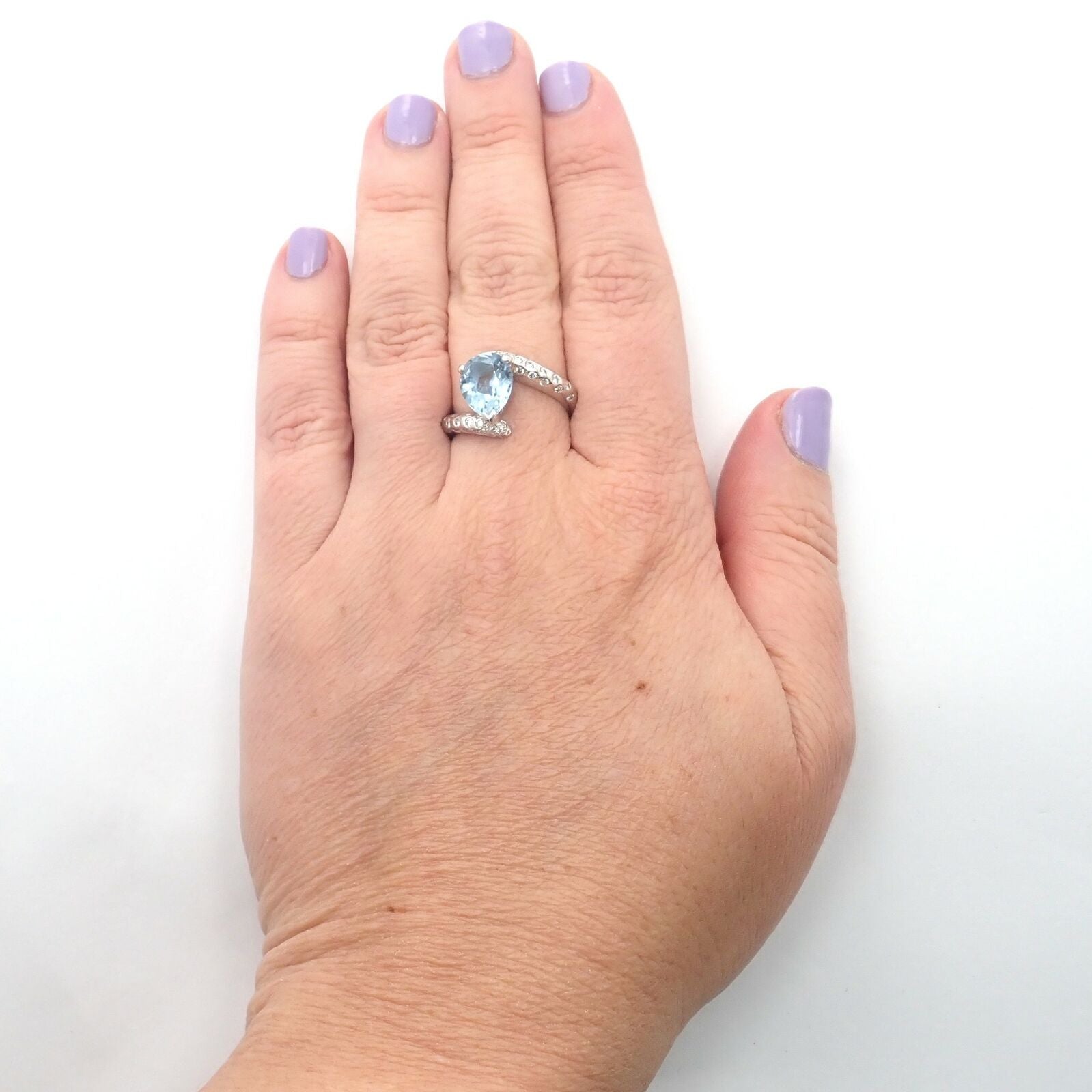 Authentic Chanel Comete Star 18k White Gold Diamond 2.25ct Aquamarine Ring - Luxury Jewelry for Weddings, Anniversaries & Special Occasions
