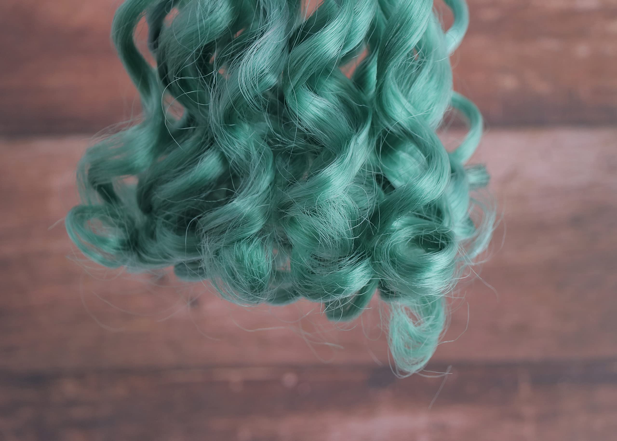 Shivarth Clutcher Hair Extension - 18 Inch Synthetic Curly/Wavy Wig for Women & Girls in Green | Perfect for Cosplay, Halloween, Parties & Daily Fashion Styling