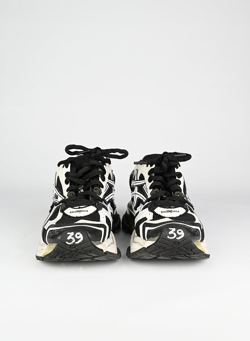 Balenciaga White Runner Sneakers Women's Size 39 - Stylish & Comfortable for Casual Wear, Running & Street Fashion