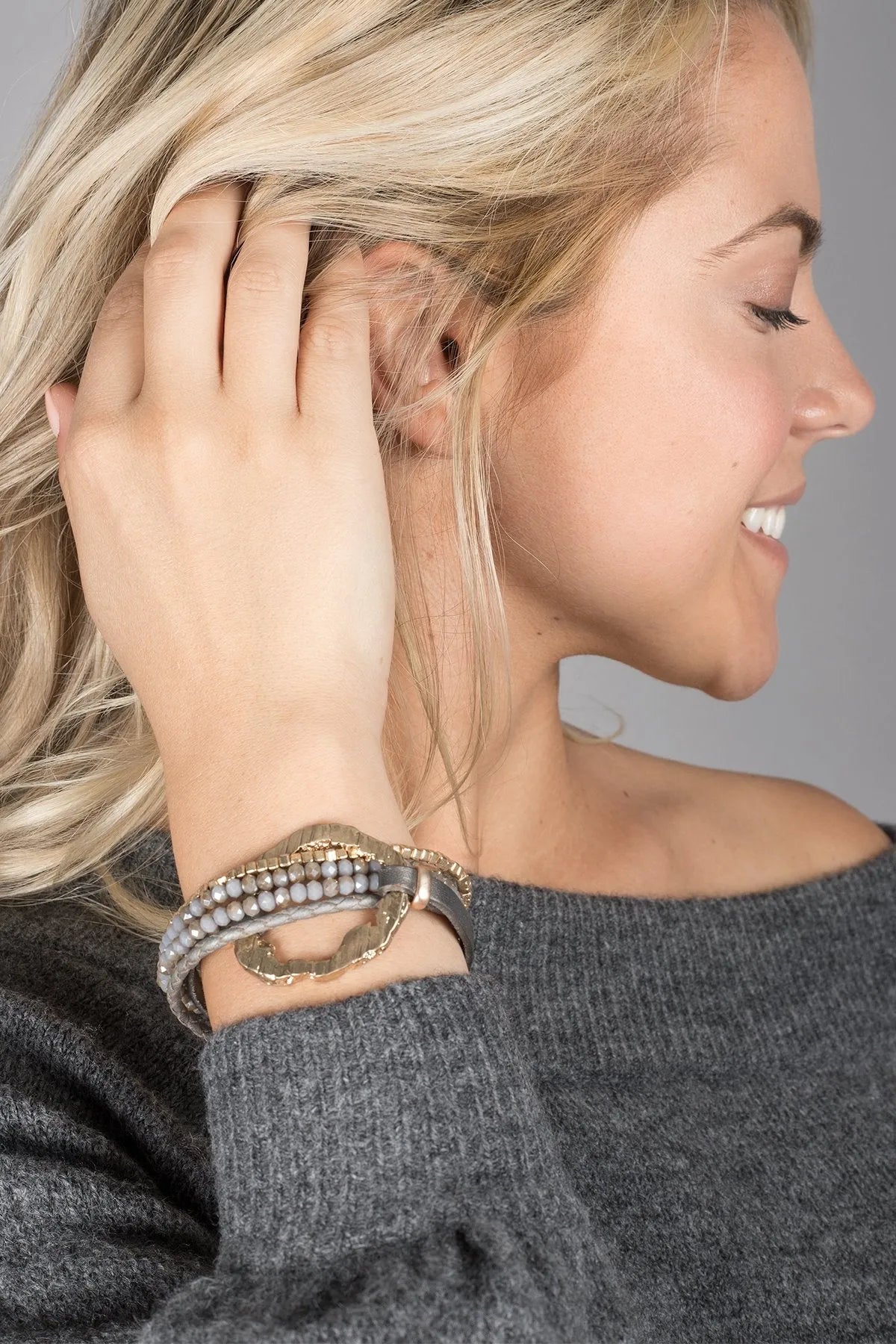 Handmade Glass Bead & Metal Leather Bracelet for Women - Boho Chic Adjustable Wristband - Perfect for Casual Wear, Parties & Gift Giving