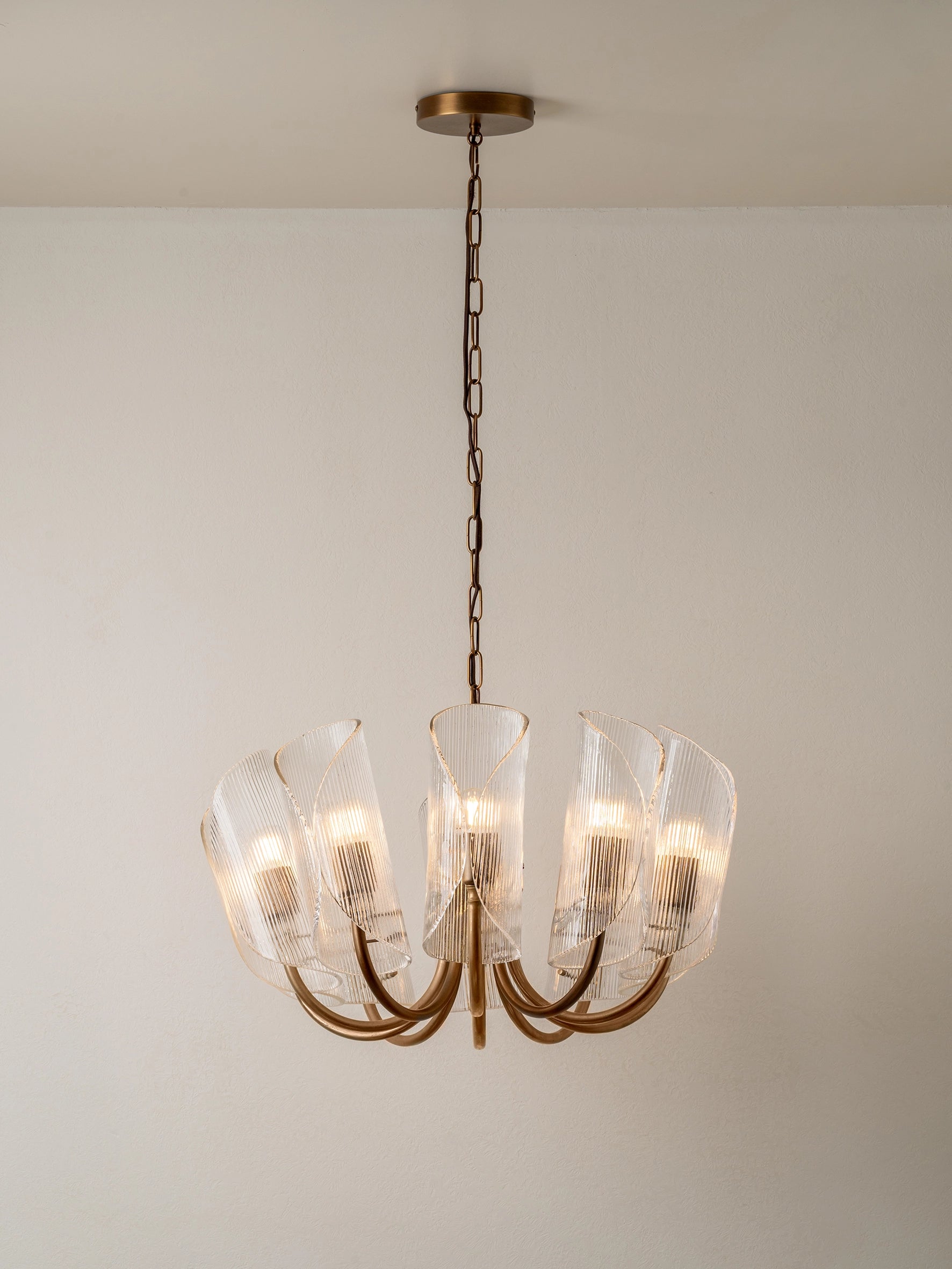 Vintage Cannoli 10-Light Chandelier with Aged Brass Finish & Textured Glass - Perfect for Dining Room, Foyer, or Bedroom Lighting