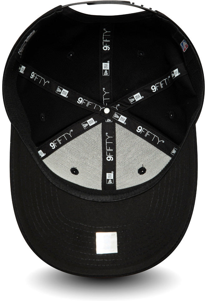 Chicago Bulls New Era 950 Tonal Black Stretch Snapback Cap - Official NBA Adjustable Hat for Men & Women - Perfect for Basketball Games, Streetwear Fashion & Sports Fans