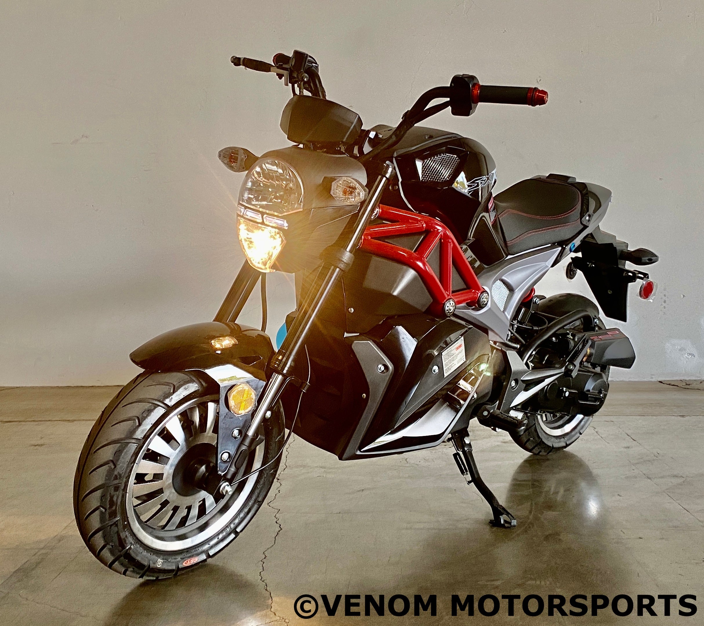 Venom X21 50cc Gas Scooter - Automatic Transmission Moped for Adults - Commuter & Leisure Riding