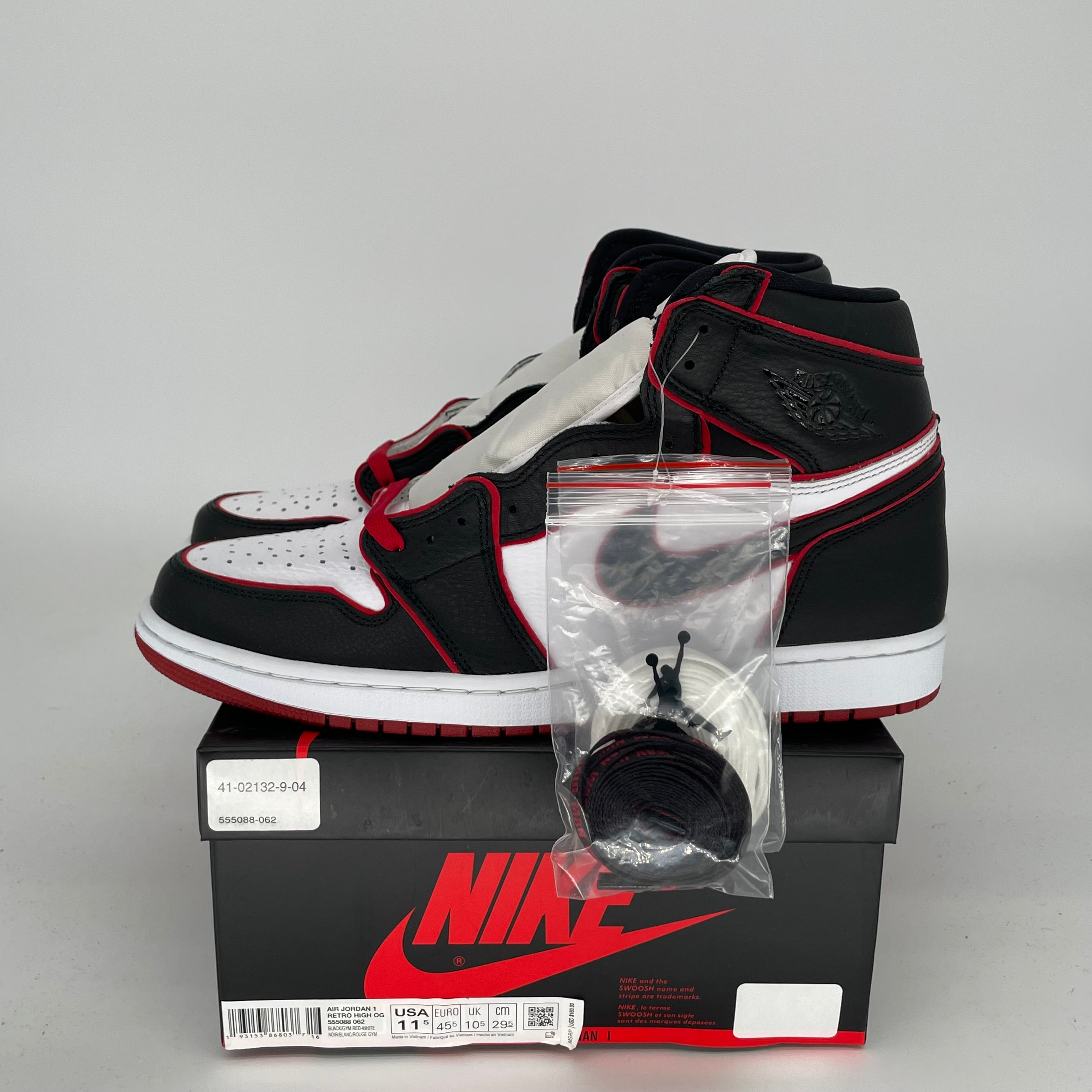 AIR JORDAN 1 BLOODLINE Men's Basketball Shoes Size 11.5 - Style 555088-062 | Retro High Top Sneakers for Streetwear & Basketball Games