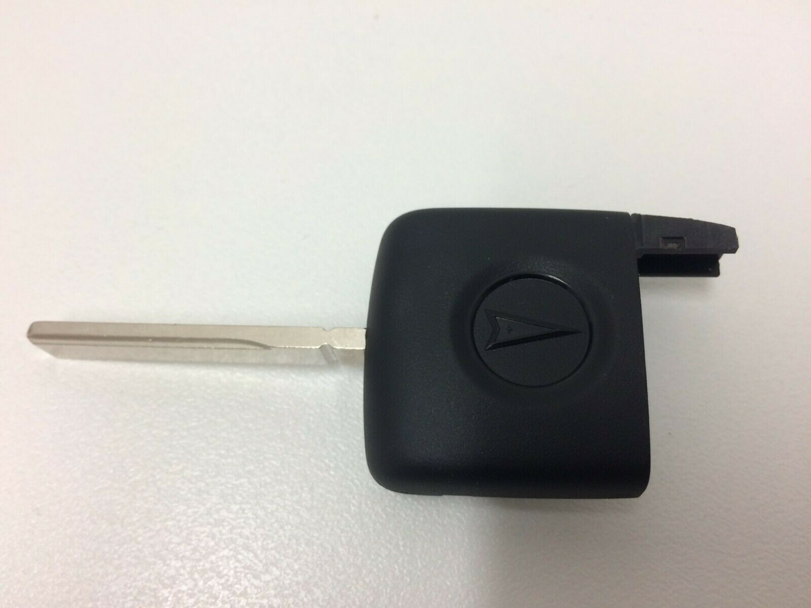 VE Commodore Blank Key with Pontiac Logo 92212789 - Replacement Car Key for GM Vehicles | Perfect for Key Duplication & Emergency Spare