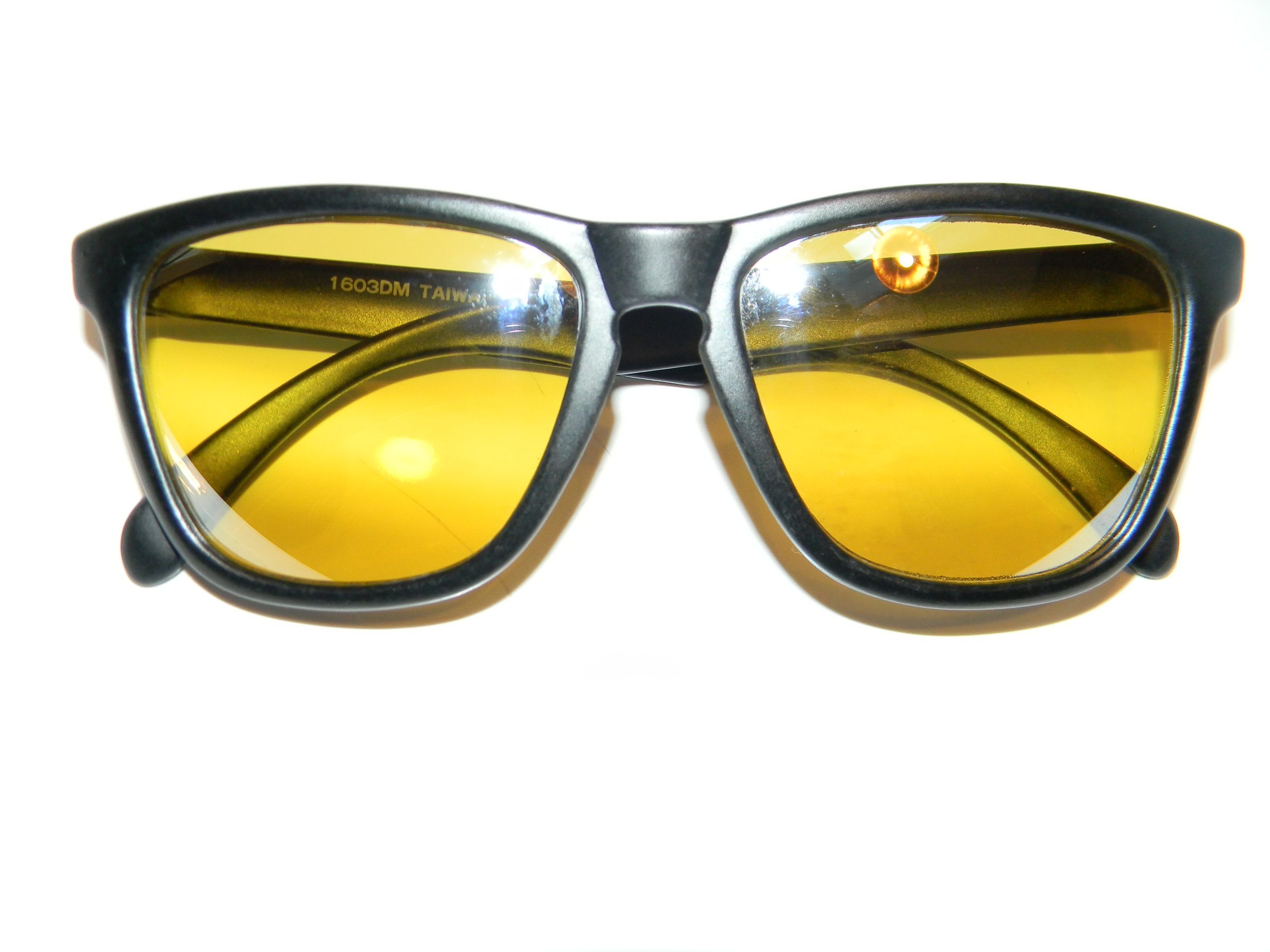 Yellow Night Vision Sunglasses for Driving - Anti Glare Wayfarer Glasses for Cycling, Motorcycle Riding, Running, Shooting & Hunting - Perfect for Outdoor Sports and Night Driving