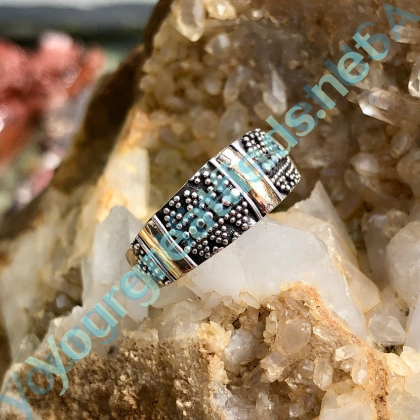 Elegant Sterling Silver & Gold Band Ring with Appliqué - Size 7 | Perfect for Weddings, Anniversaries & Special Occasions