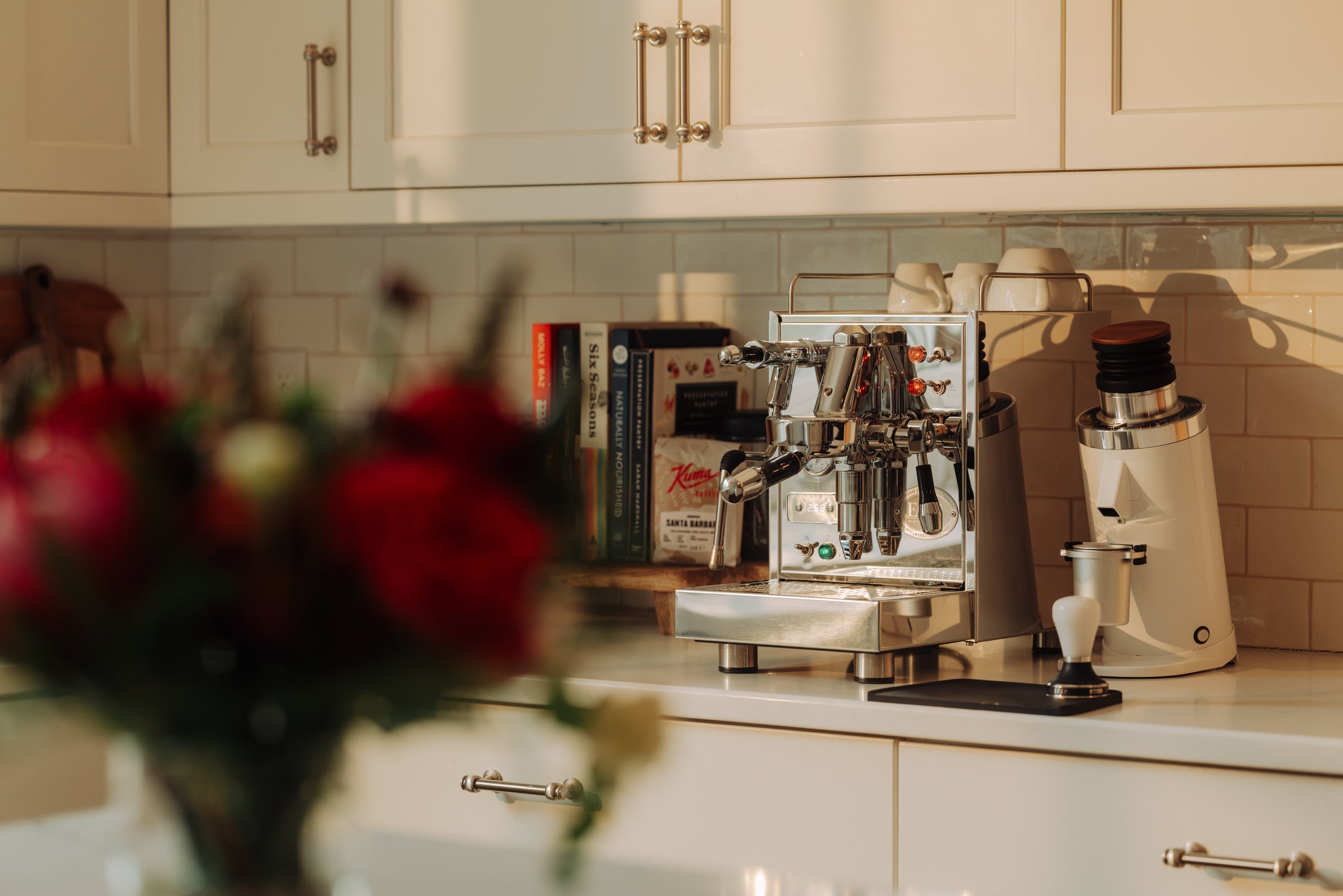 ECM Classika PID Espresso Machine with Quick Steam - Professional Home Coffee Maker for Barista-Quality Espresso & Latte - Perfect for Coffee Shops, Home Kitchens & Office Break Rooms