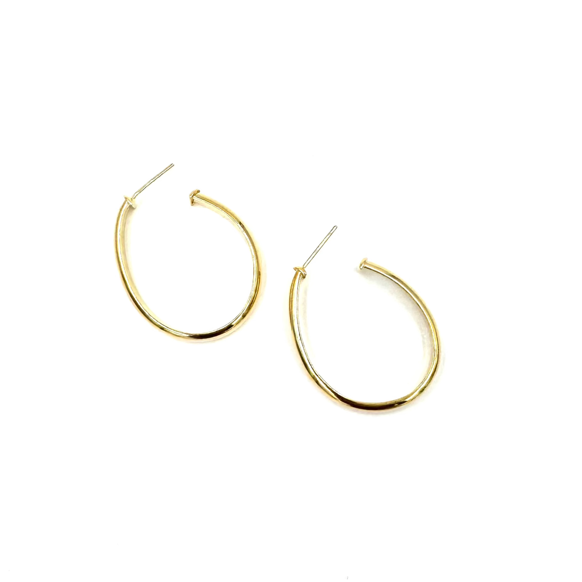 Ashley Gold Stainless Steel Oval Hoop Earrings for Women - Hypoallergenic 18K Gold Plated Plain Hoops - Perfect for Everyday Wear, Parties & Gifts