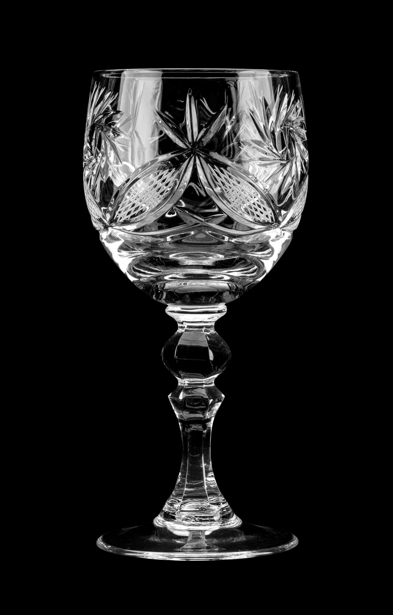 Premium Russian Cut Crystal Wine Glasses Set of 6 - 5 oz Elegant Stemware for Parties, Weddings & Special Occasions - Handcrafted Modern Glassware for Red & White Wine Tasting, Dinner Parties & Home Decor