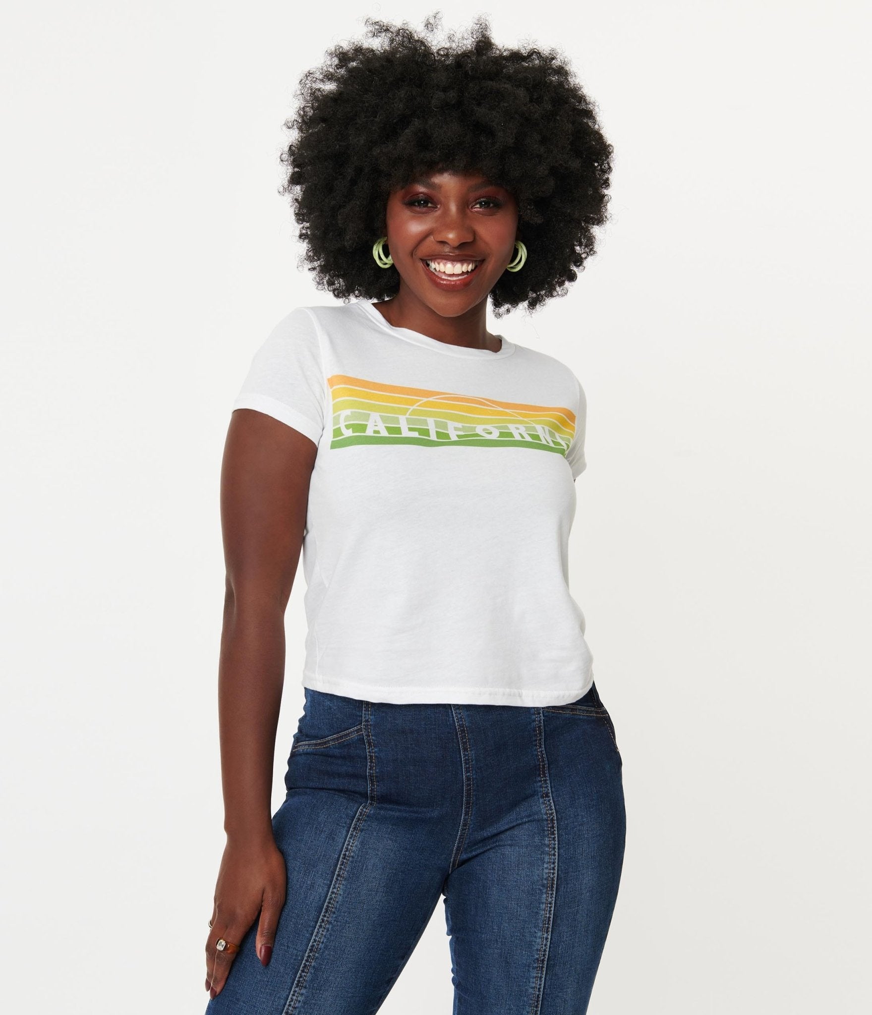 Vintage California Graphic Crop Tee - Retro Style Short Sleeve T-Shirt for Women, Perfect for Casual Outfits, Beach Trips & Music Festivals