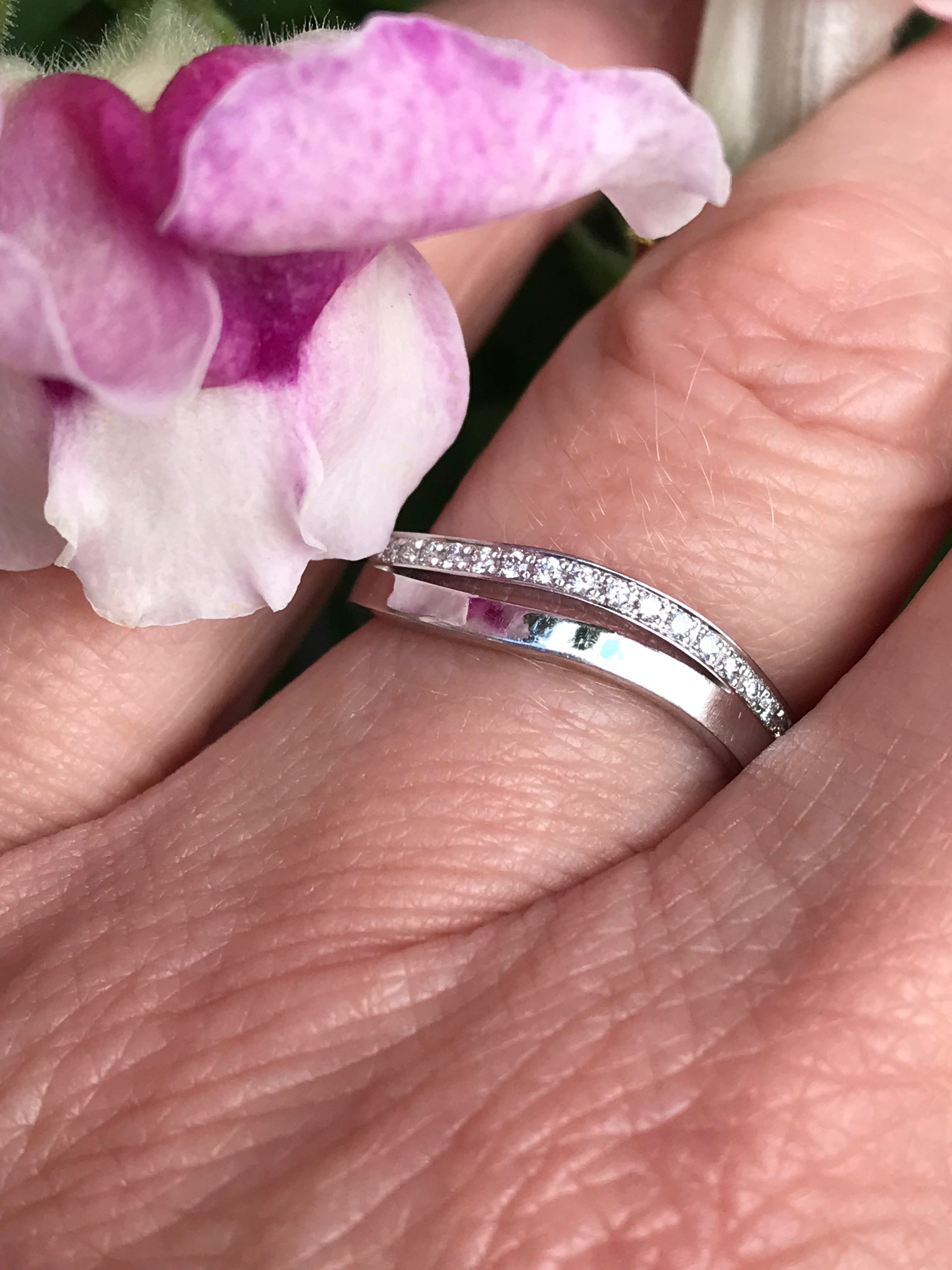 18ct White Gold Wave Shaped Diamond Ring - 0.23ct TW VS1 Full Set - Elegant Wedding, Engagement & Anniversary Jewelry Gift for Women