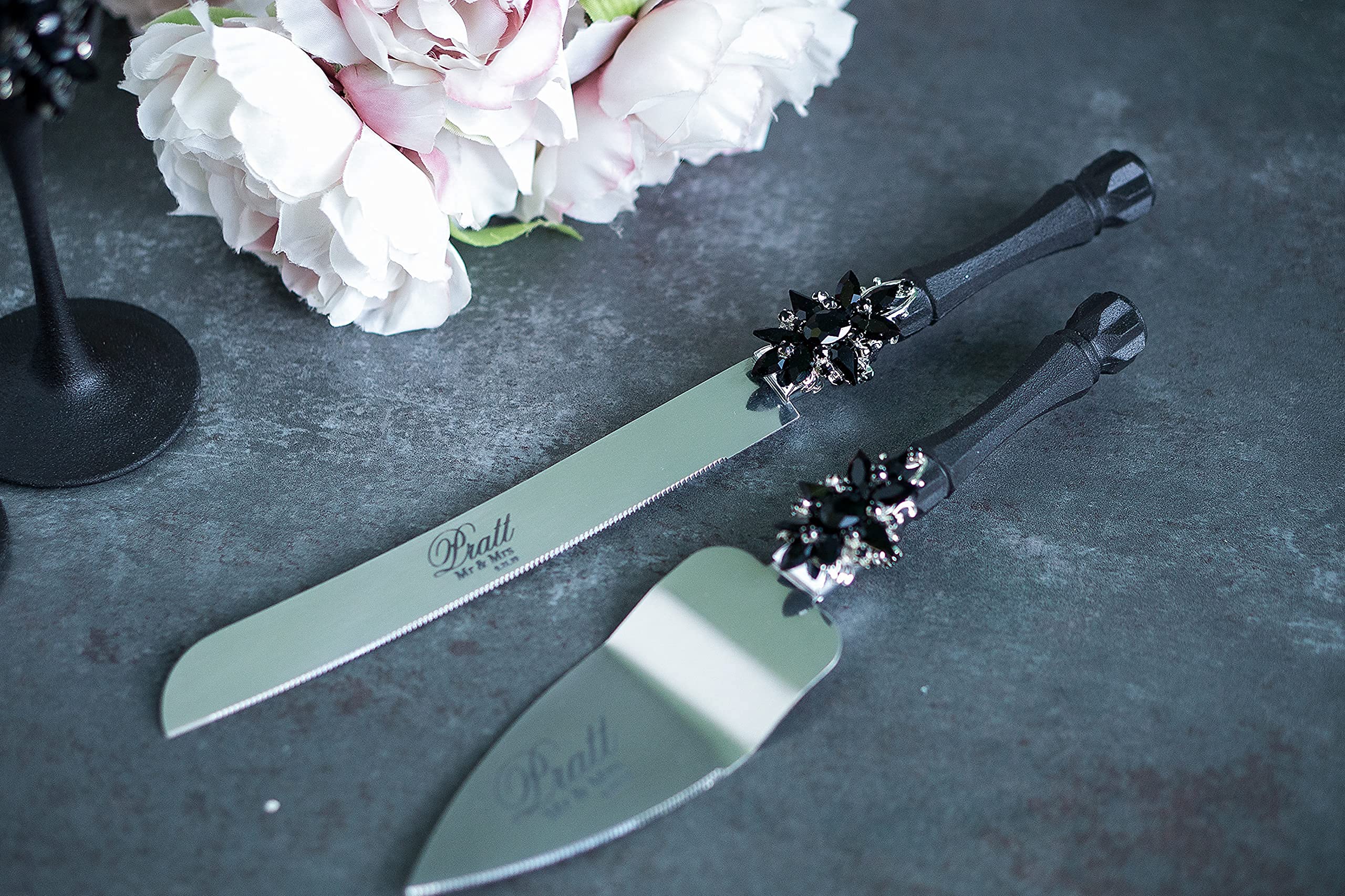 Elegant Black Wedding Flutes & Cake Server Set for Bride & Groom - Engraved Cake Knife & Server - Perfect for Wedding Ceremony, Reception & Anniversary Celebrations