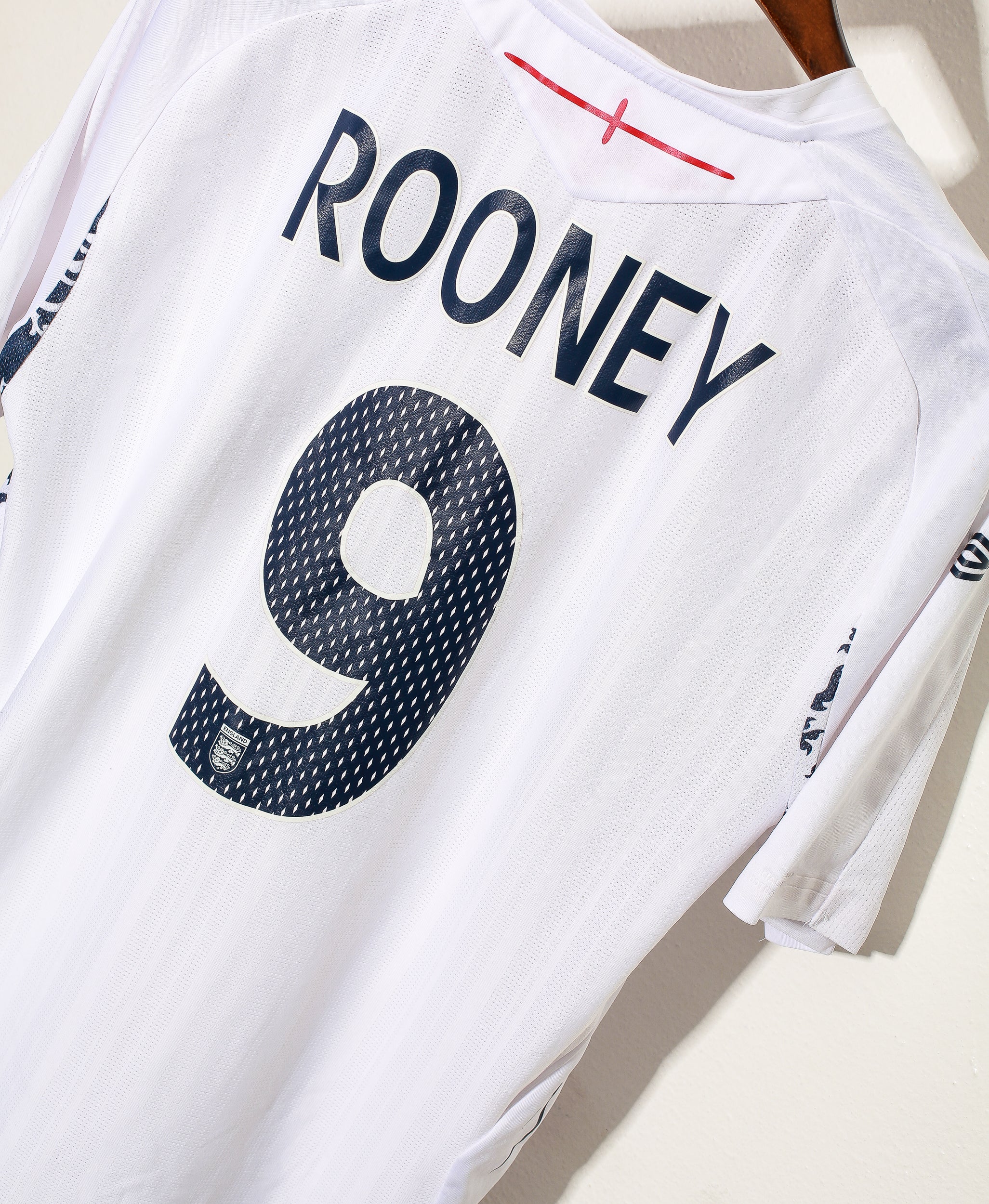 2008 England Home Soccer Jersey #9 Rooney (Size L) - Authentic Football Shirt for Fans & Collectors - Perfect for Matches, Gifts, and Sports Events